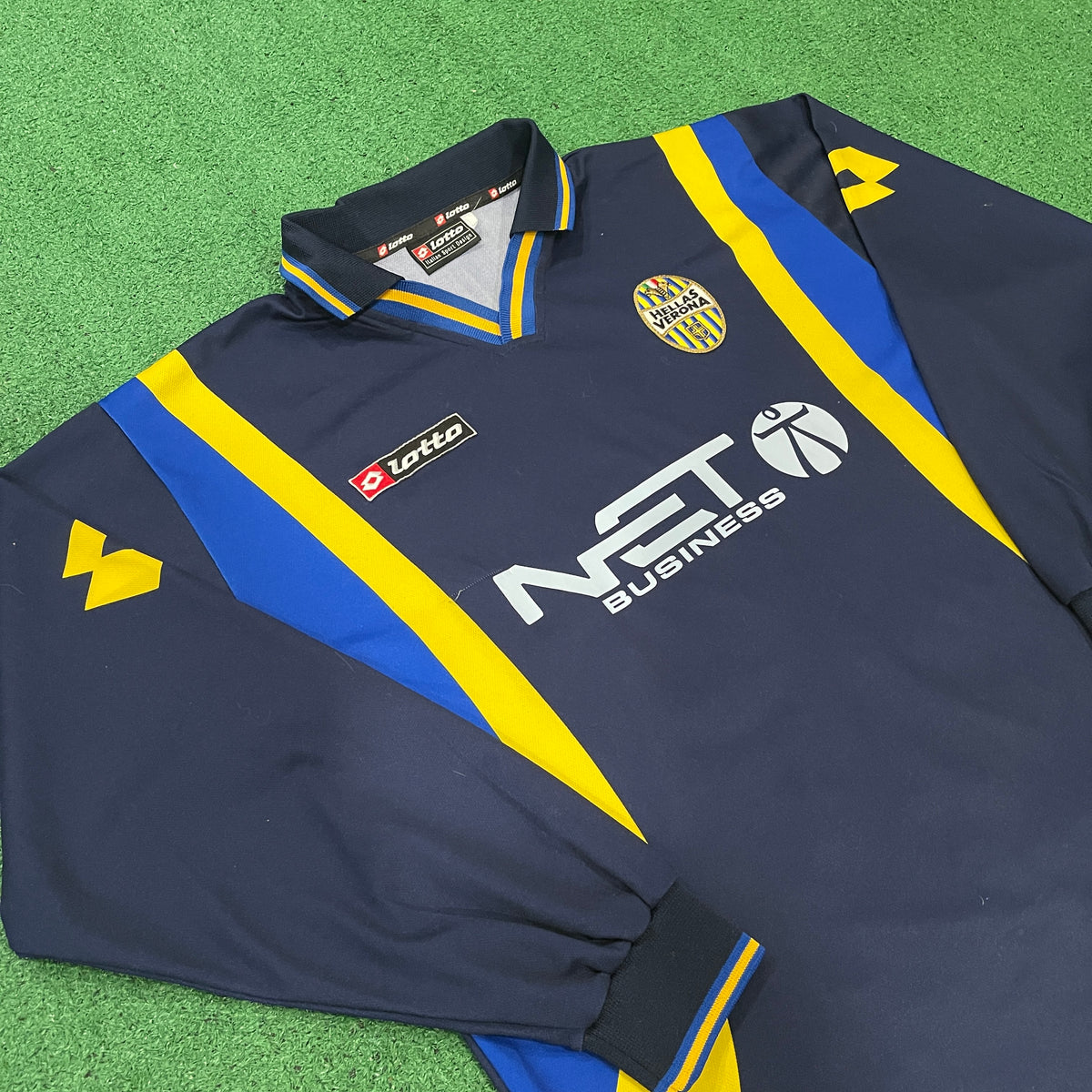 Vintage Lotto Hellas Verona 2000/01 Third Football Kit (L) – 2D Soccer