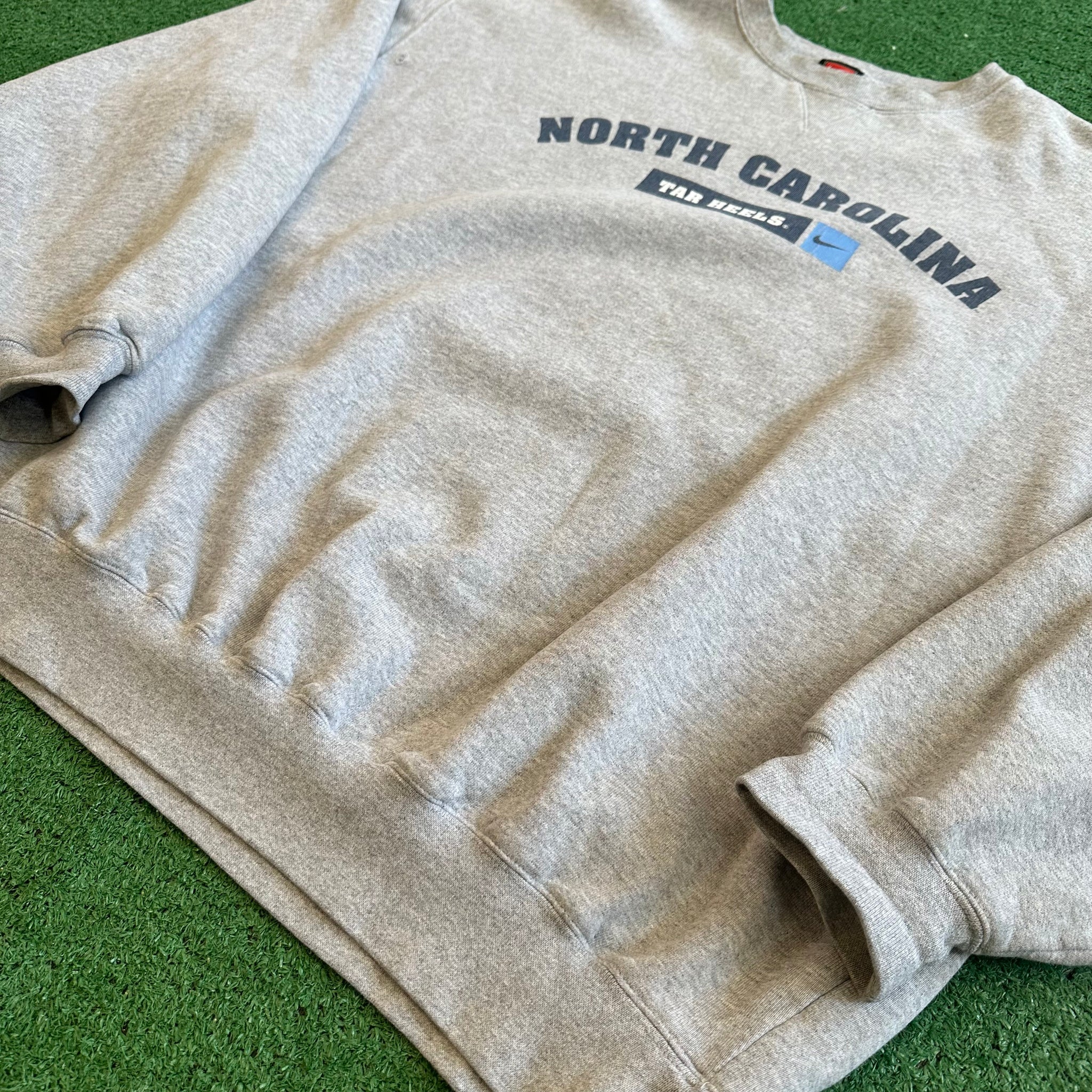 Vintage Nike Team North Carolina Tar Heels Crewneck Sweatshirt (XXL)