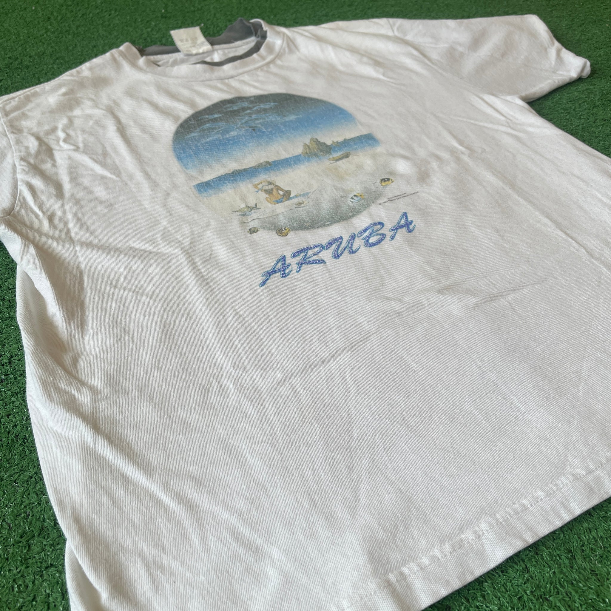 Vintage Santo Activewear Aruba 1995 Graphic T-Shirt (L)