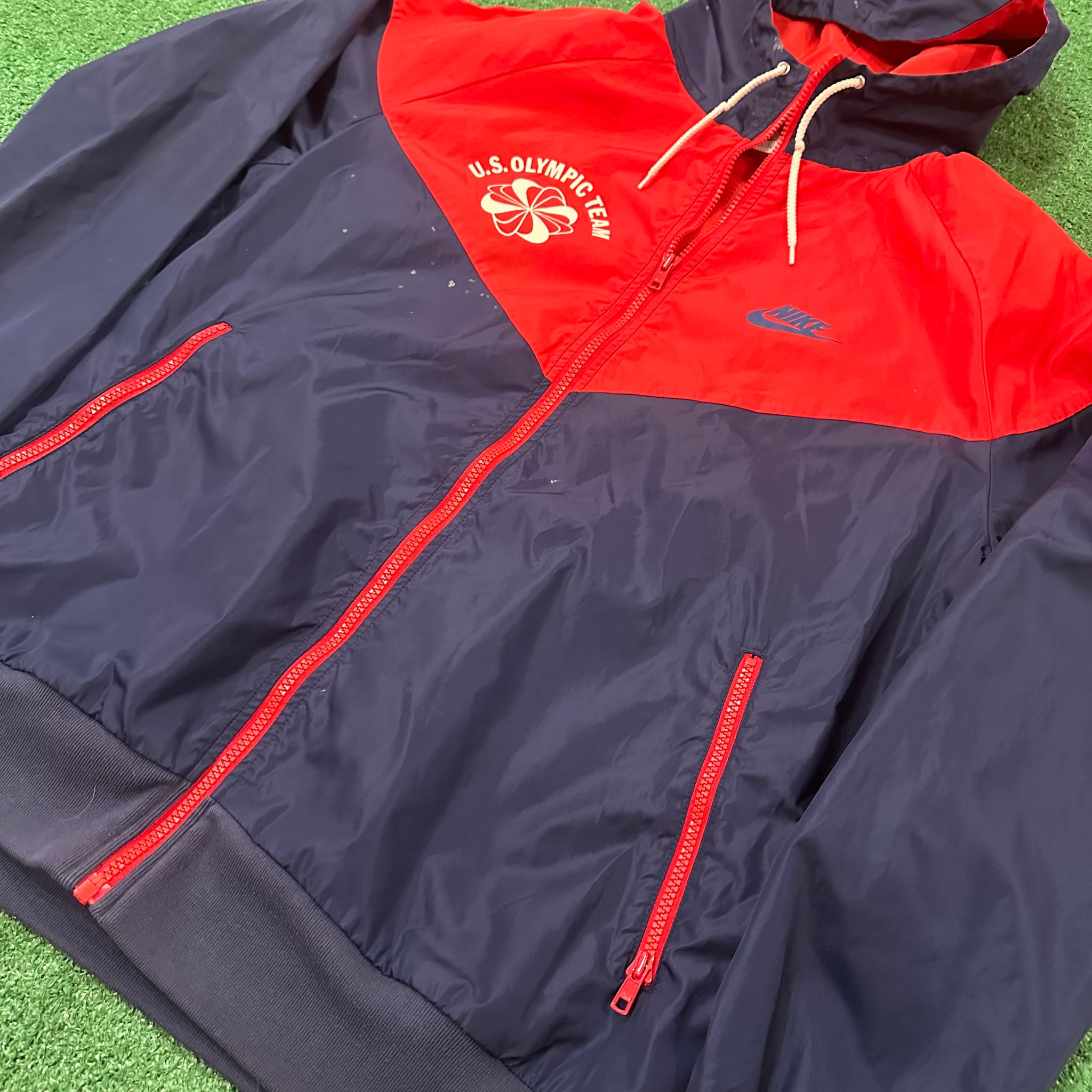 Vintage Nike Early 80's Limited Edition US Olympic Team Full-Zip Windbreaker (L)