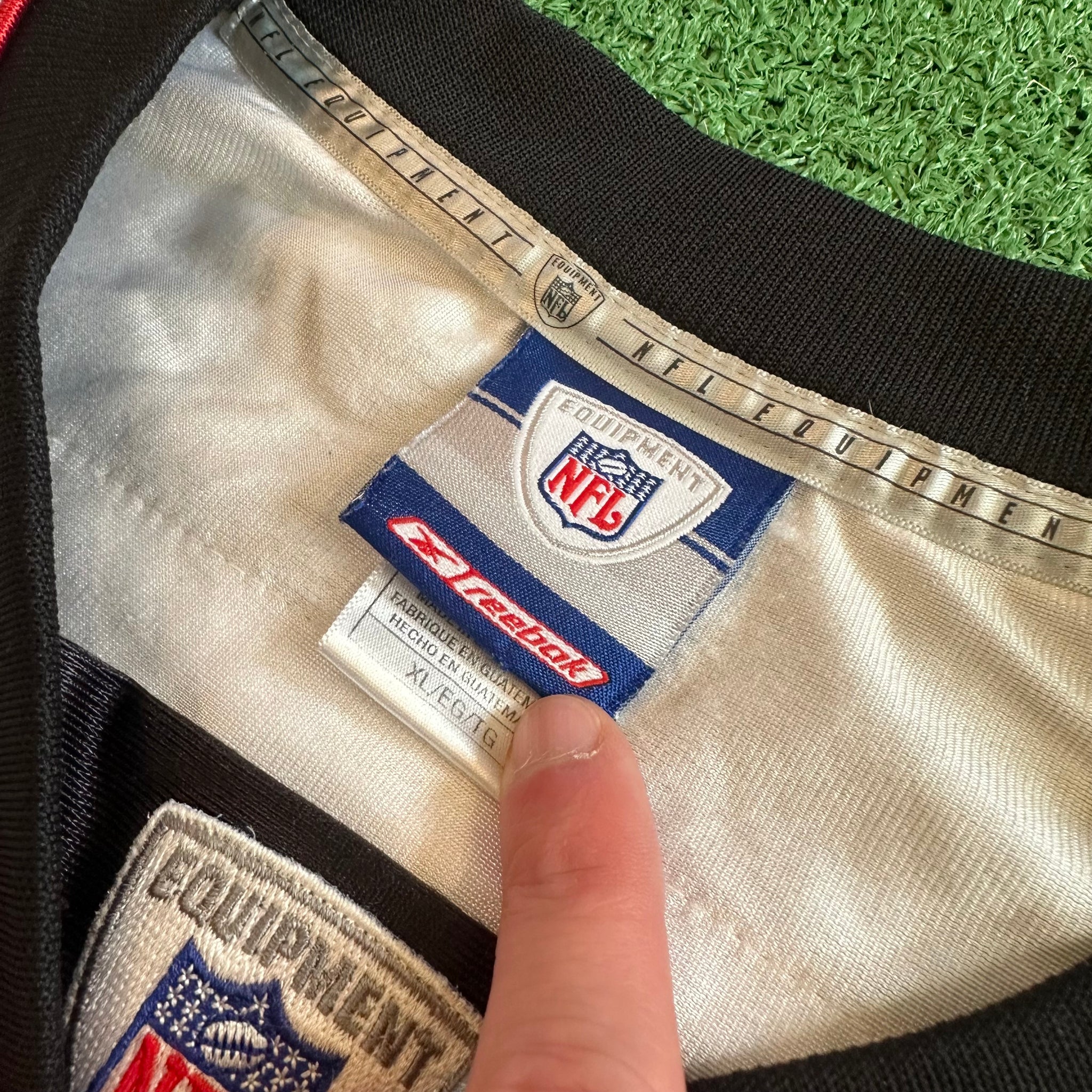 Vintage Reebok Atlanta Falcons #7 Vick NFL Football Jersey (XL)