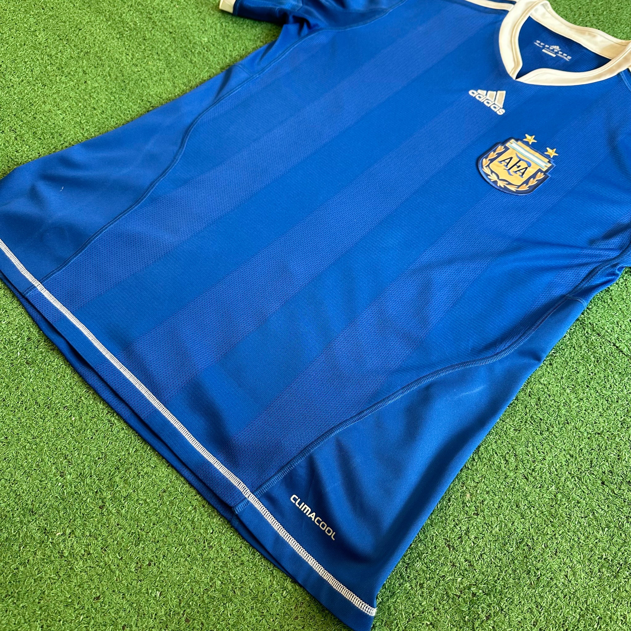 Adidas Argentina 2010 World Cup Away Football Kit (M)