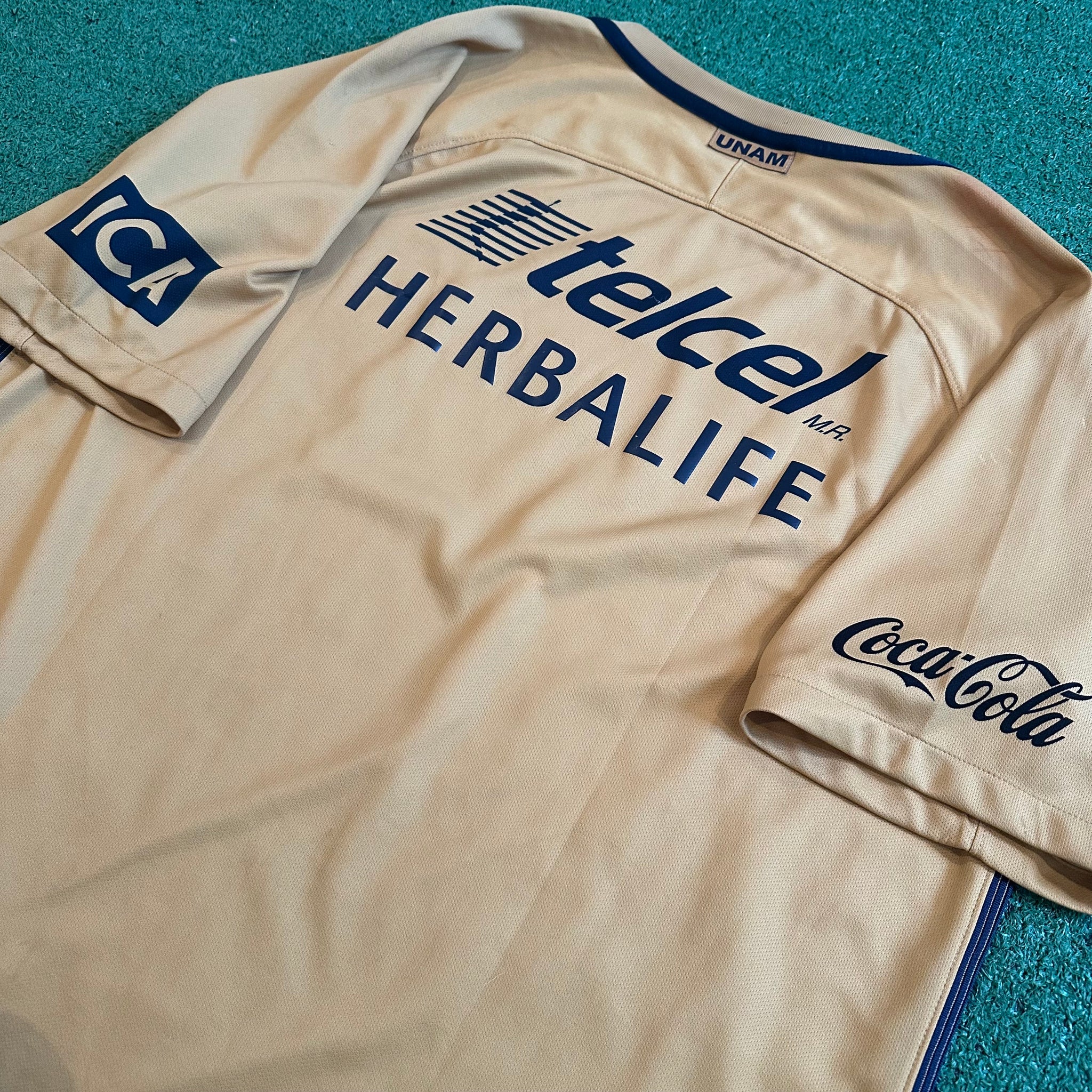 Nike Pumas UNAM 2016/17 Home Football Kit (XL)