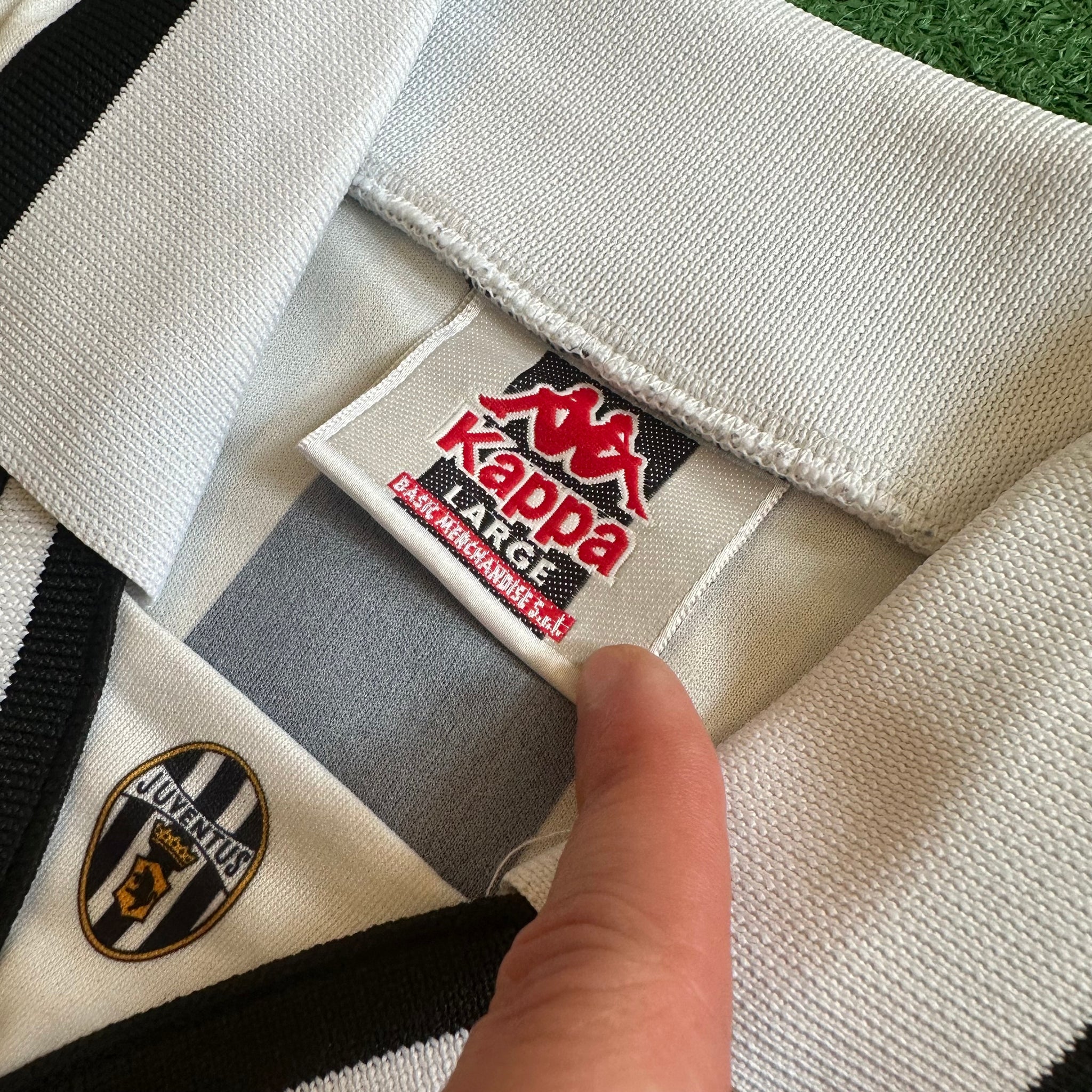 Vintage Kappa Juventus FC 1996/97 Home Football Kit (L)