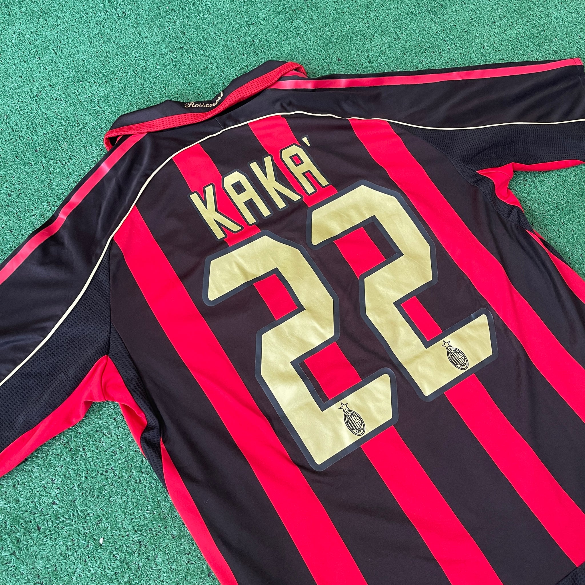 Vintage Adidas AC Milan #22 Kaka 2006/07 Home Football Kit (M)