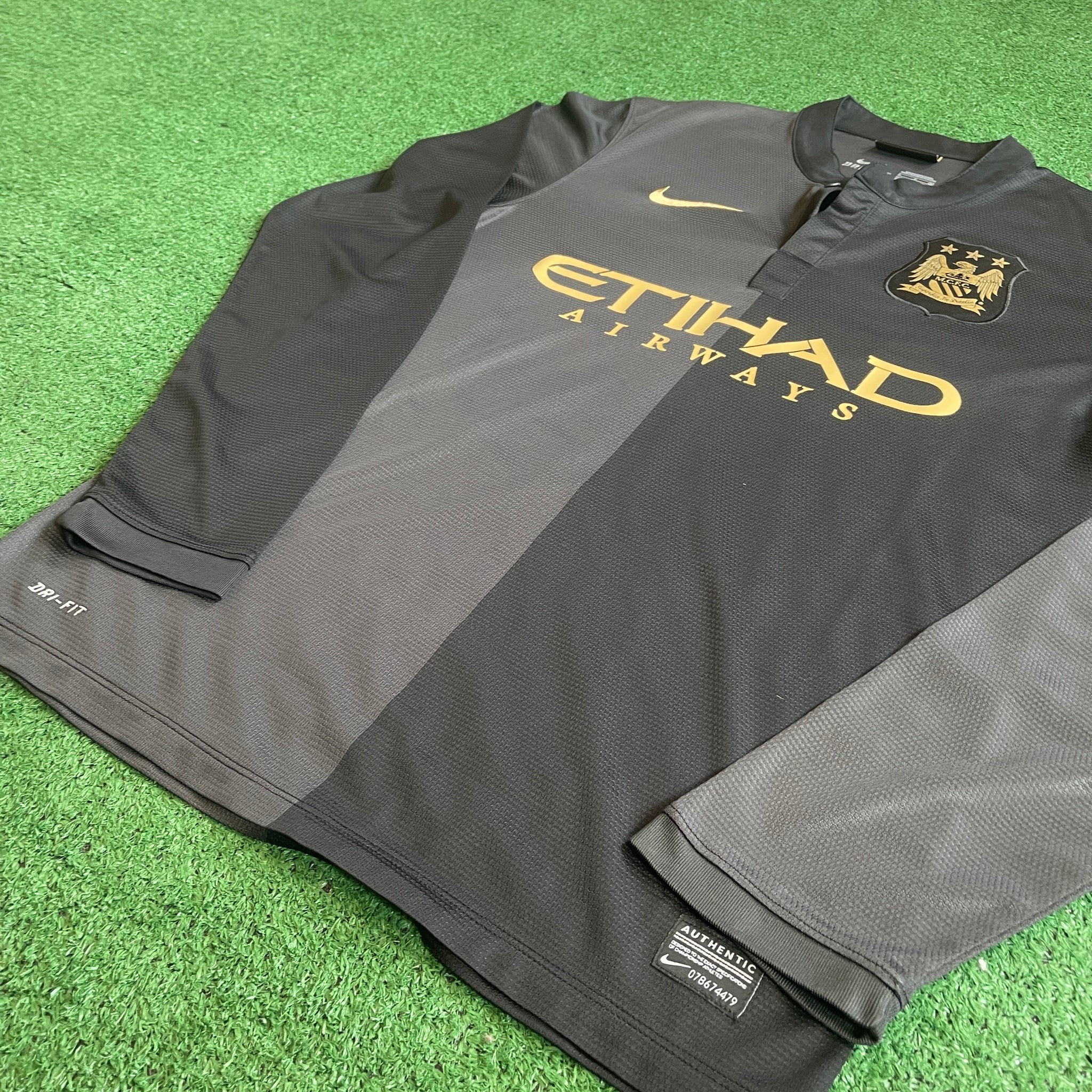 Nike Manchester City 2013/14 Away Football Kit (S)