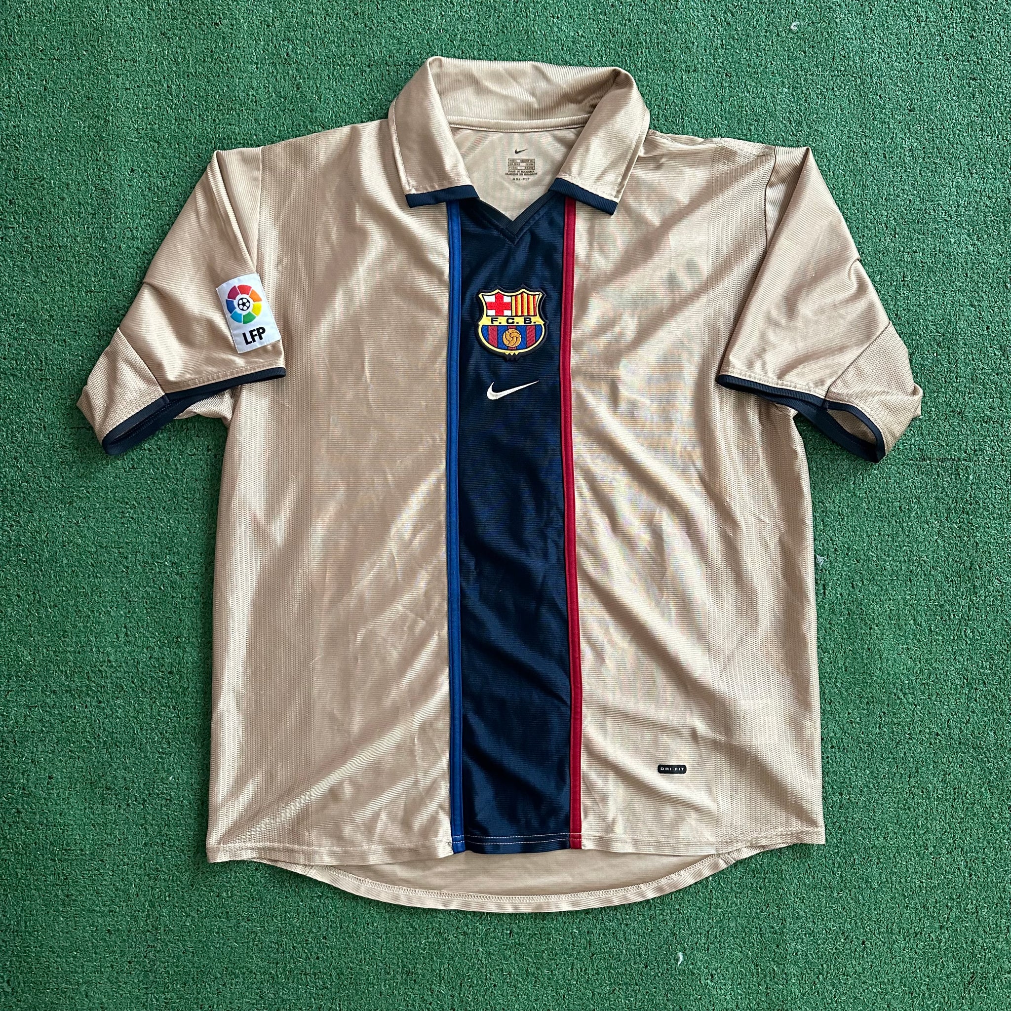 Vintage FC Barcelona #24 Puyol 2001/2002 Away Football Kit (L)