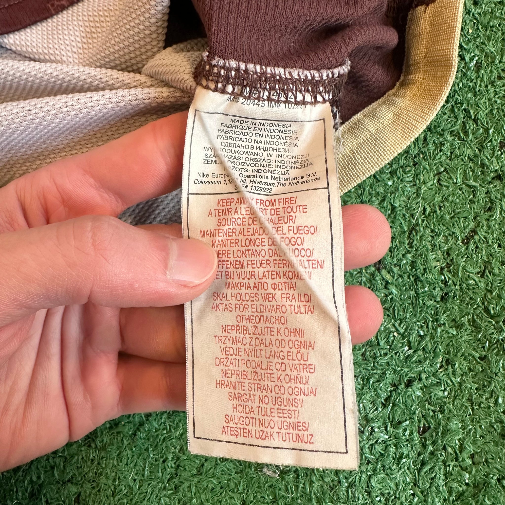 Vintage Nike PSG 2006/2007 Away Football Shirt (S)