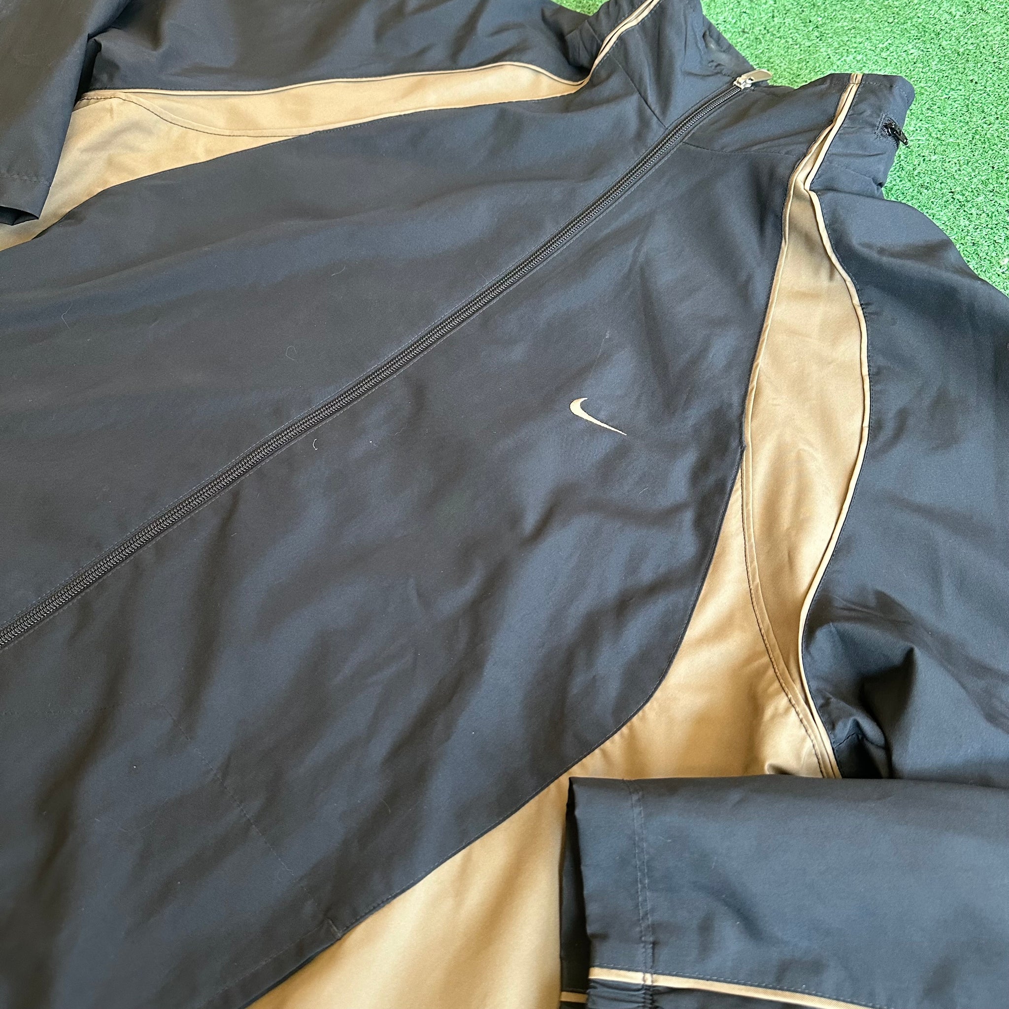 Vintage Y2K Nike Full-Zip Brown Black Windbreaker Jacket (XL)