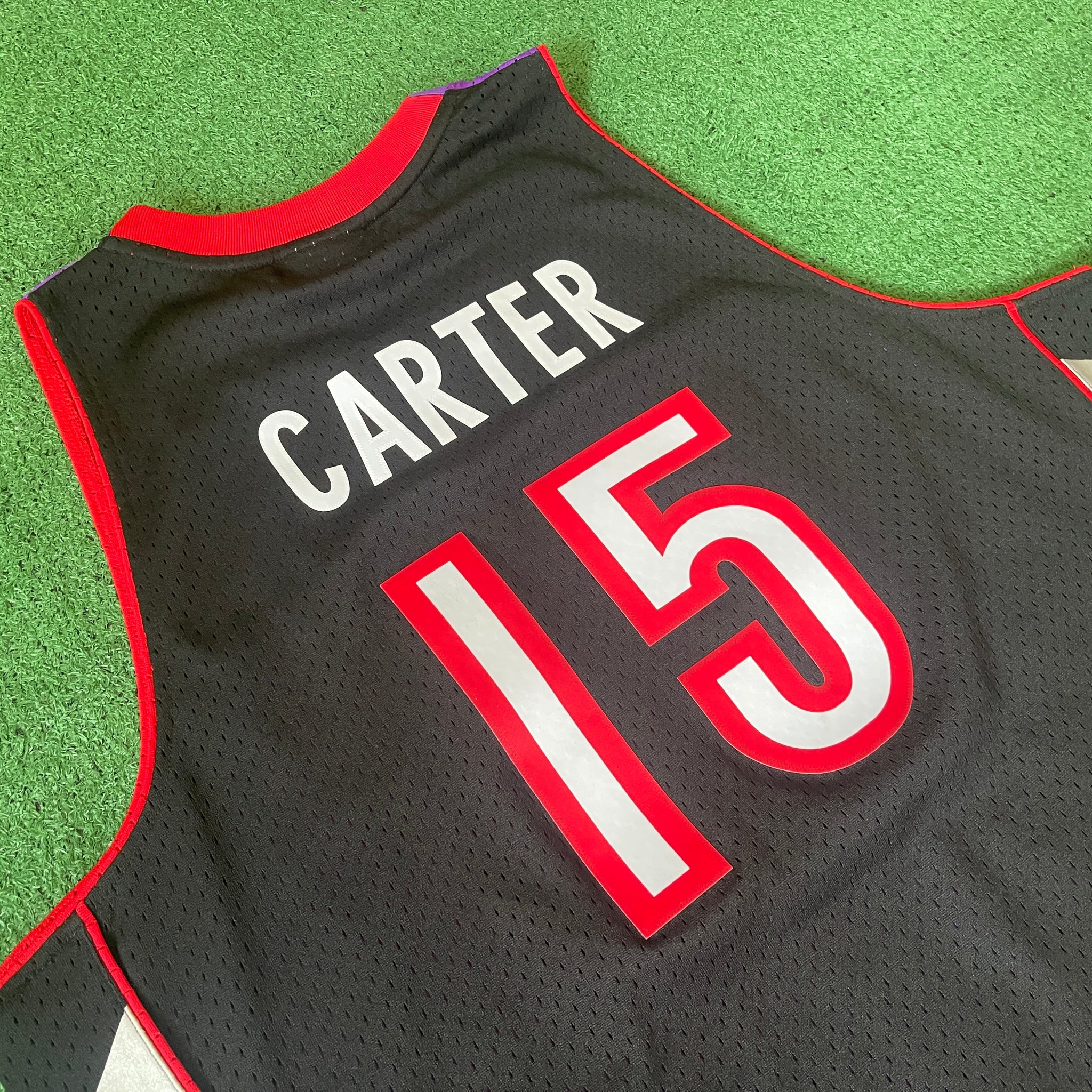 Mitchell and Ness Toronto Raptors #15 Carter 1999/00 NBA Swingman Jersey (XL)