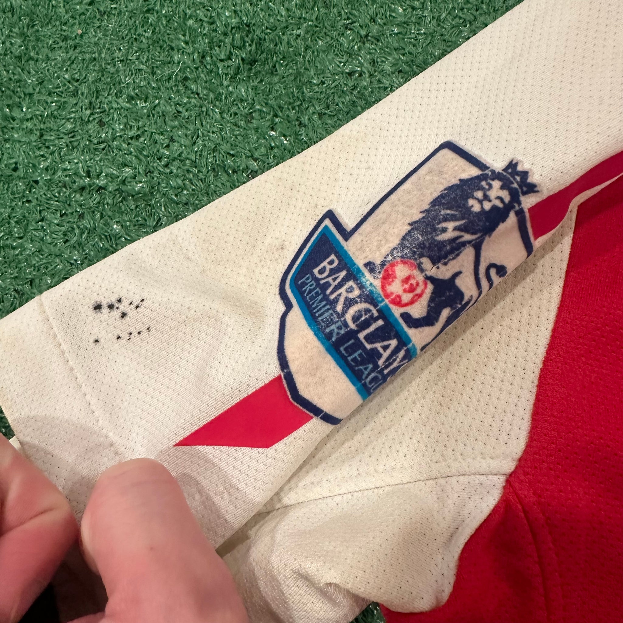 Nike Arsenal FC #19 Wilshere 2011/2012 Home Football Shirt (M)