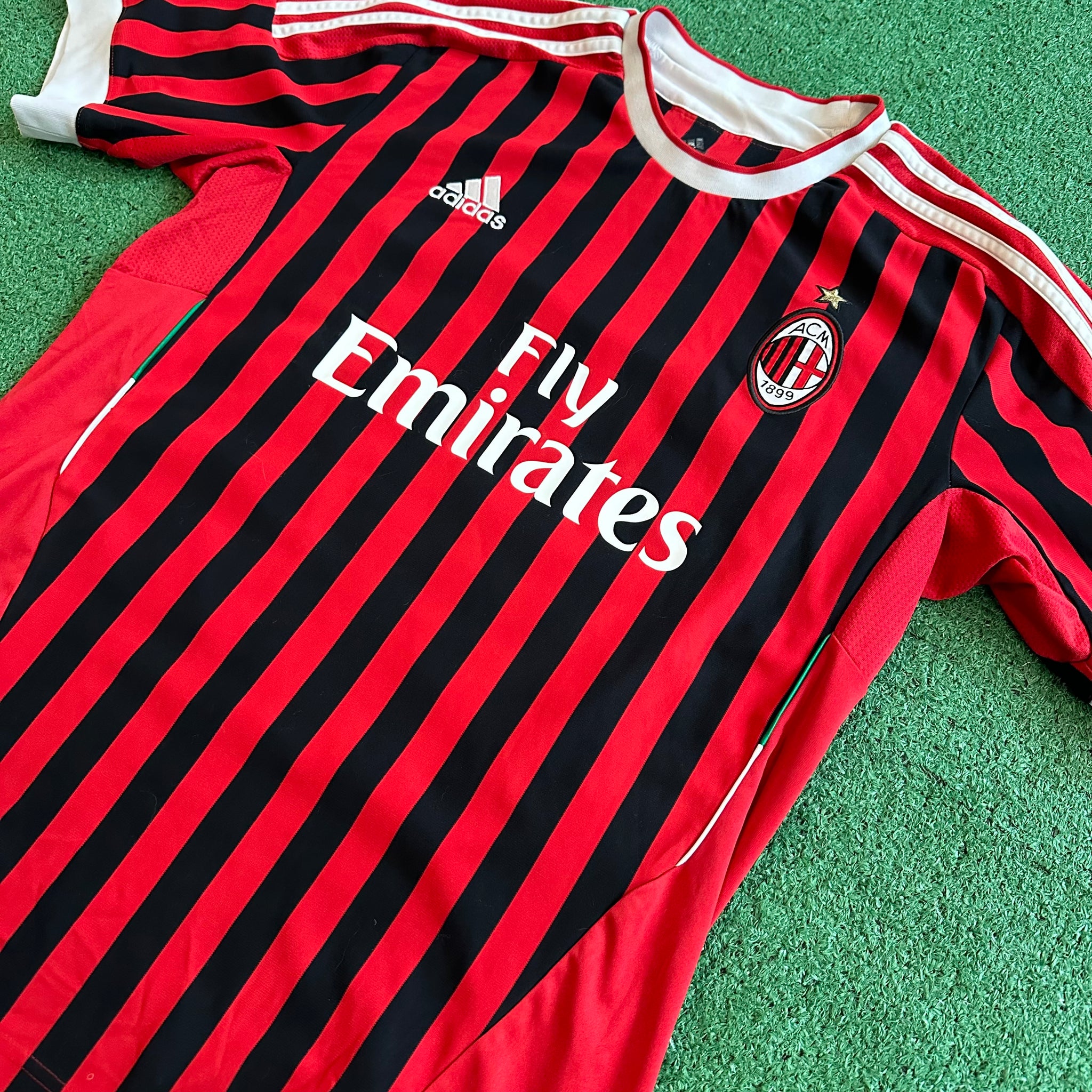 Adidas AC Milan #7 Pato 2011/2012 Home Football Kit (M)