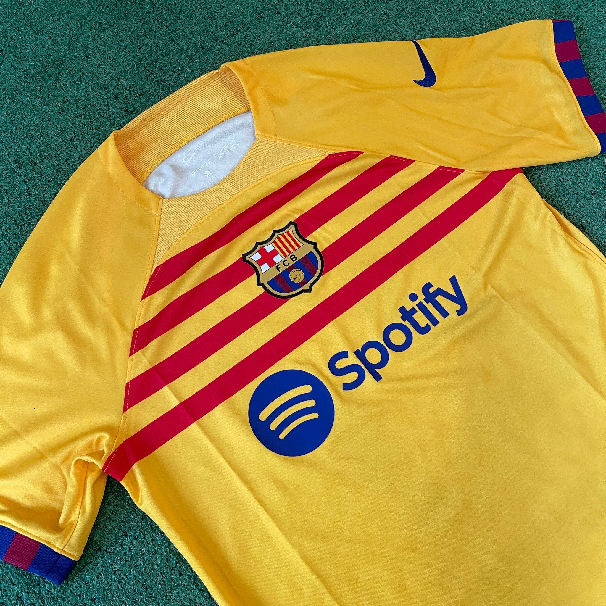Nike FC Barcelona #27 Lamine Yamal 2023/34 Fourth Football Kit (M)