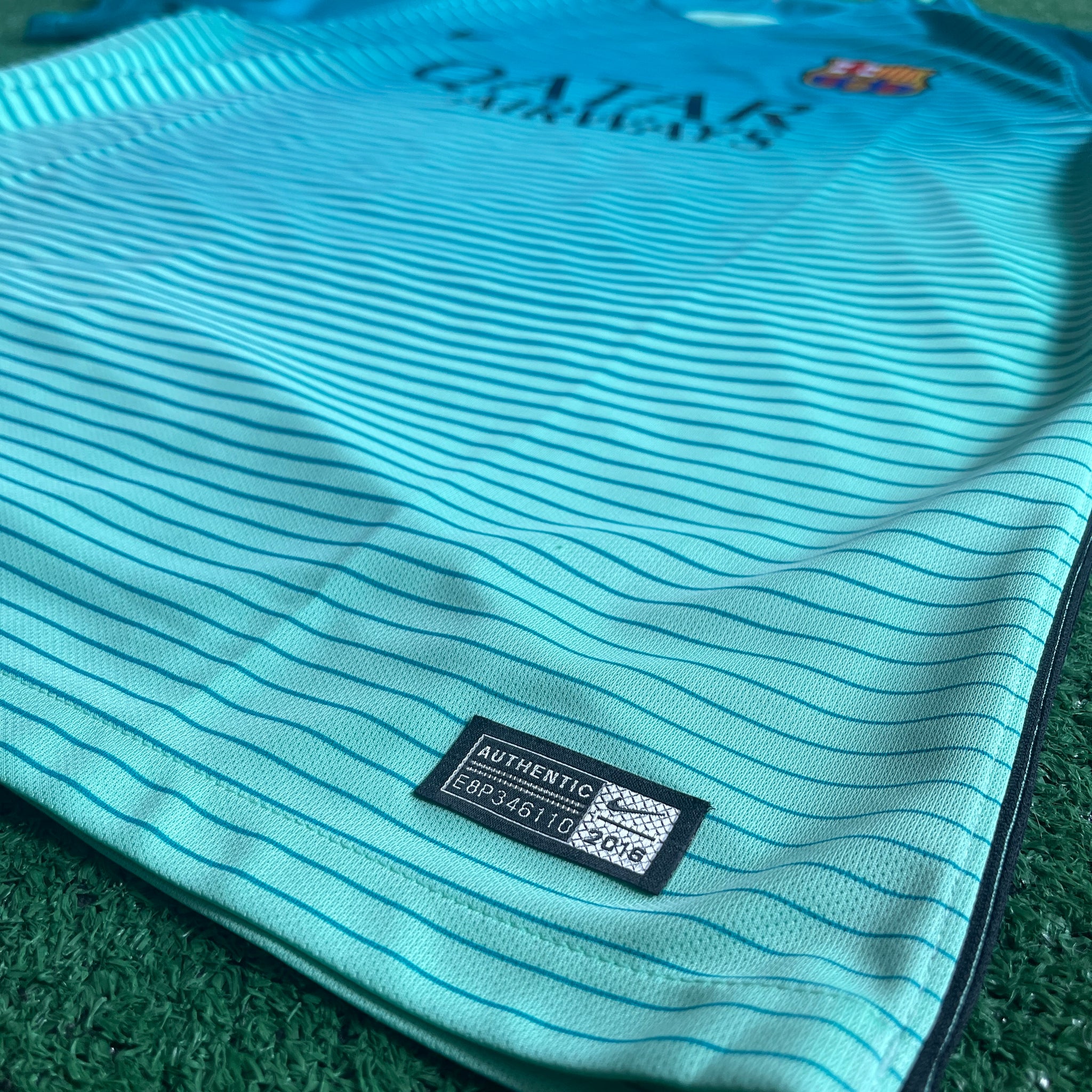 Nike FC Barcelona #11 Neymar Jr 2016/17 Third Football Kit (XL)