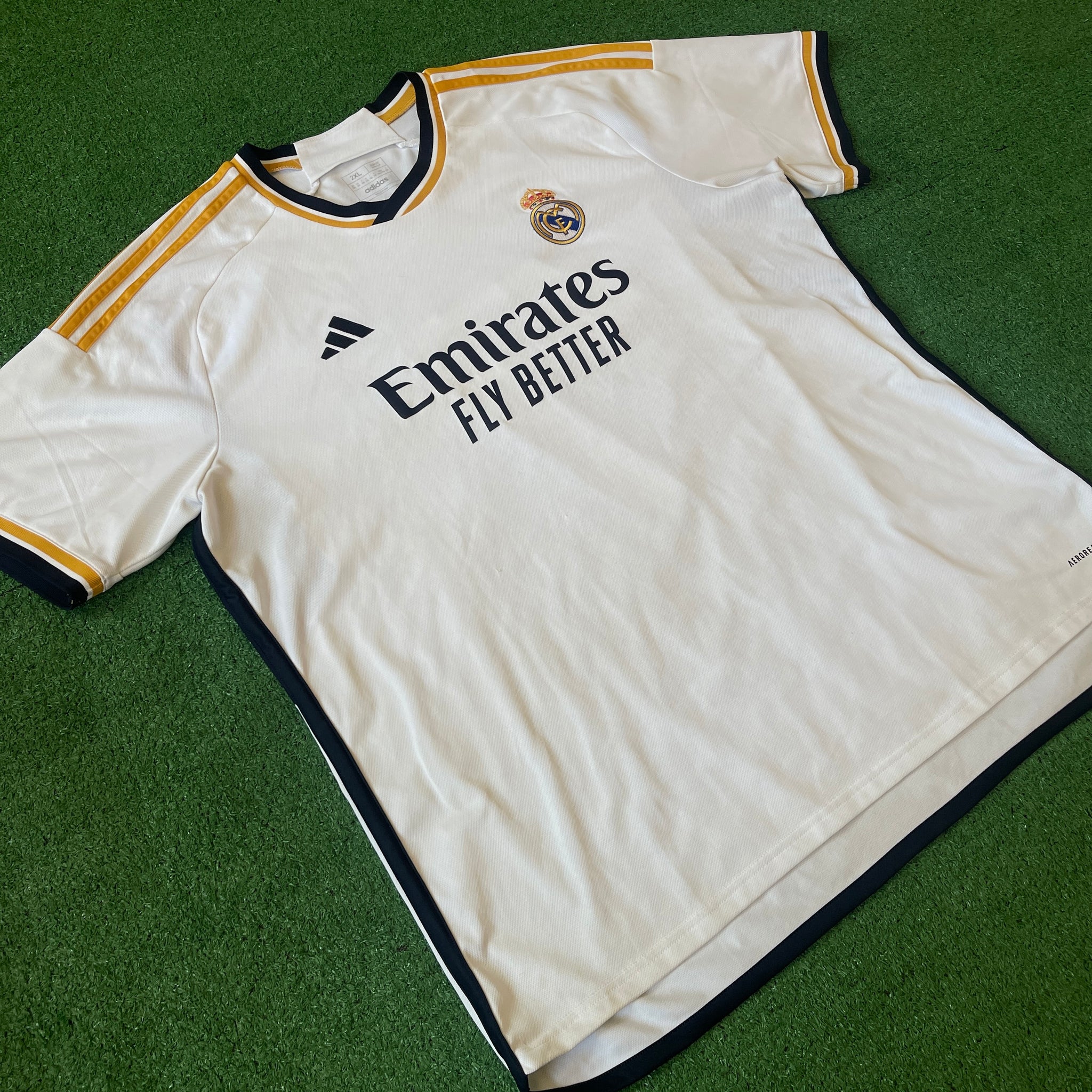 Adidas Real Madrid #7 Vini Jr. 2023/24 Home Football Kit (XXL)