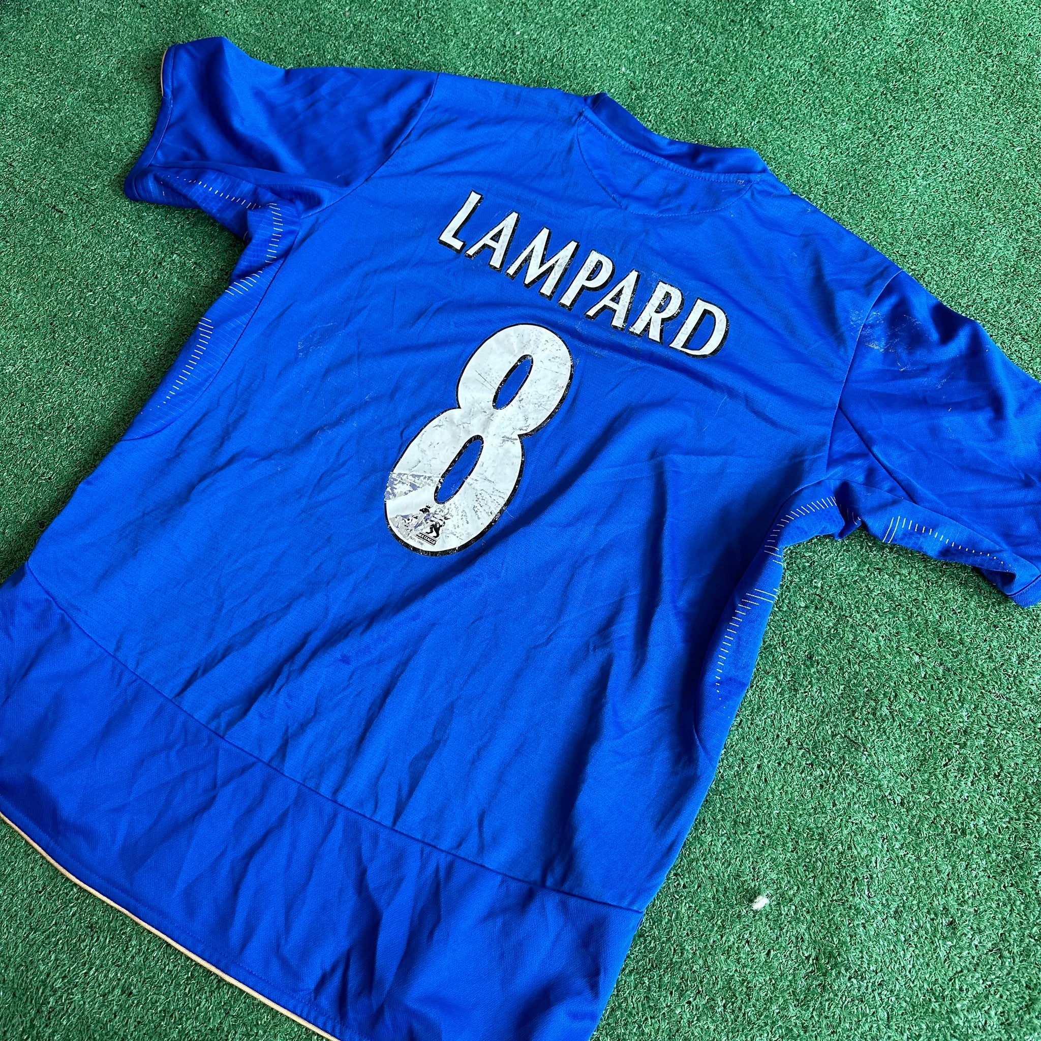 Vintage Umbro Chelsea #8 Lampard 2005/06 Home Football Kit (L)