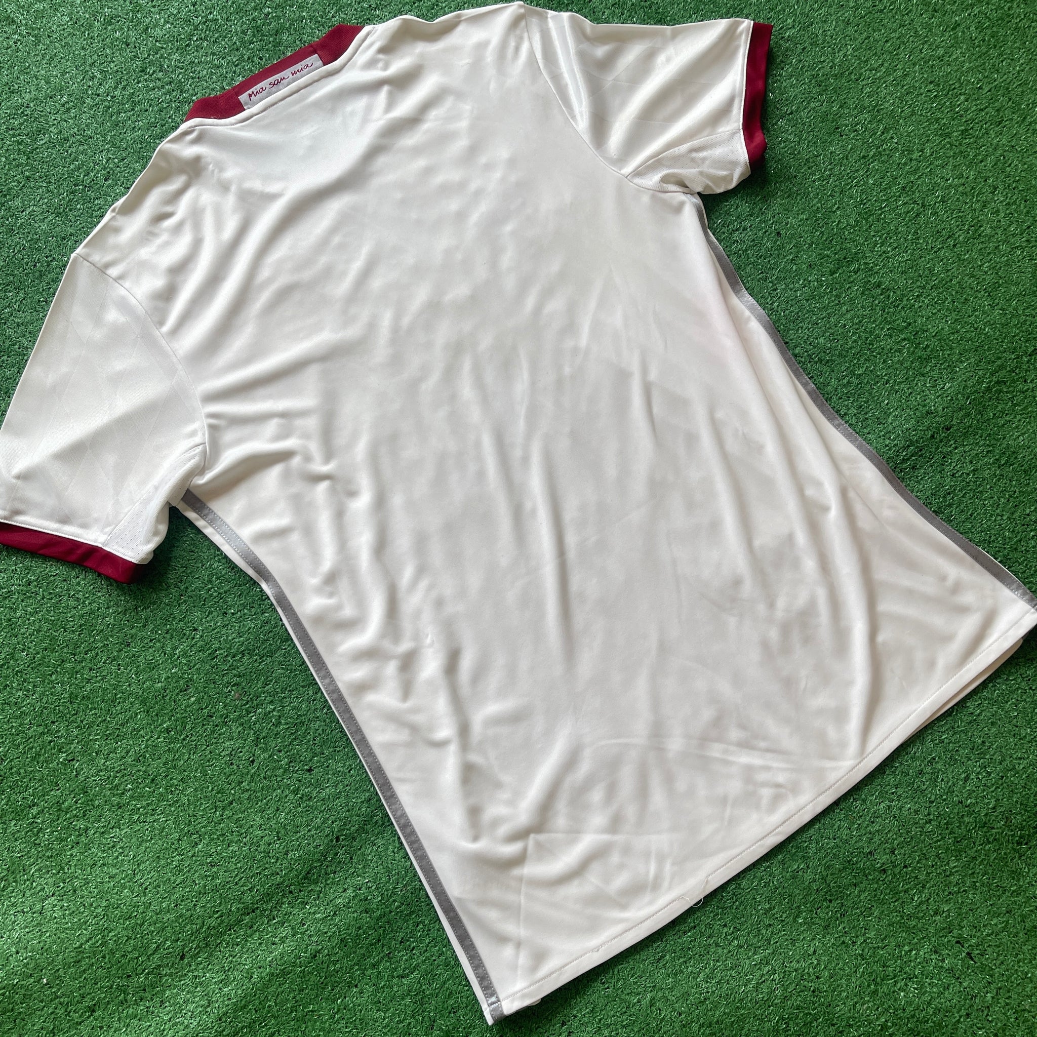 Adidas FC Bayern Munich 2016/17 Third Football Kit (M)