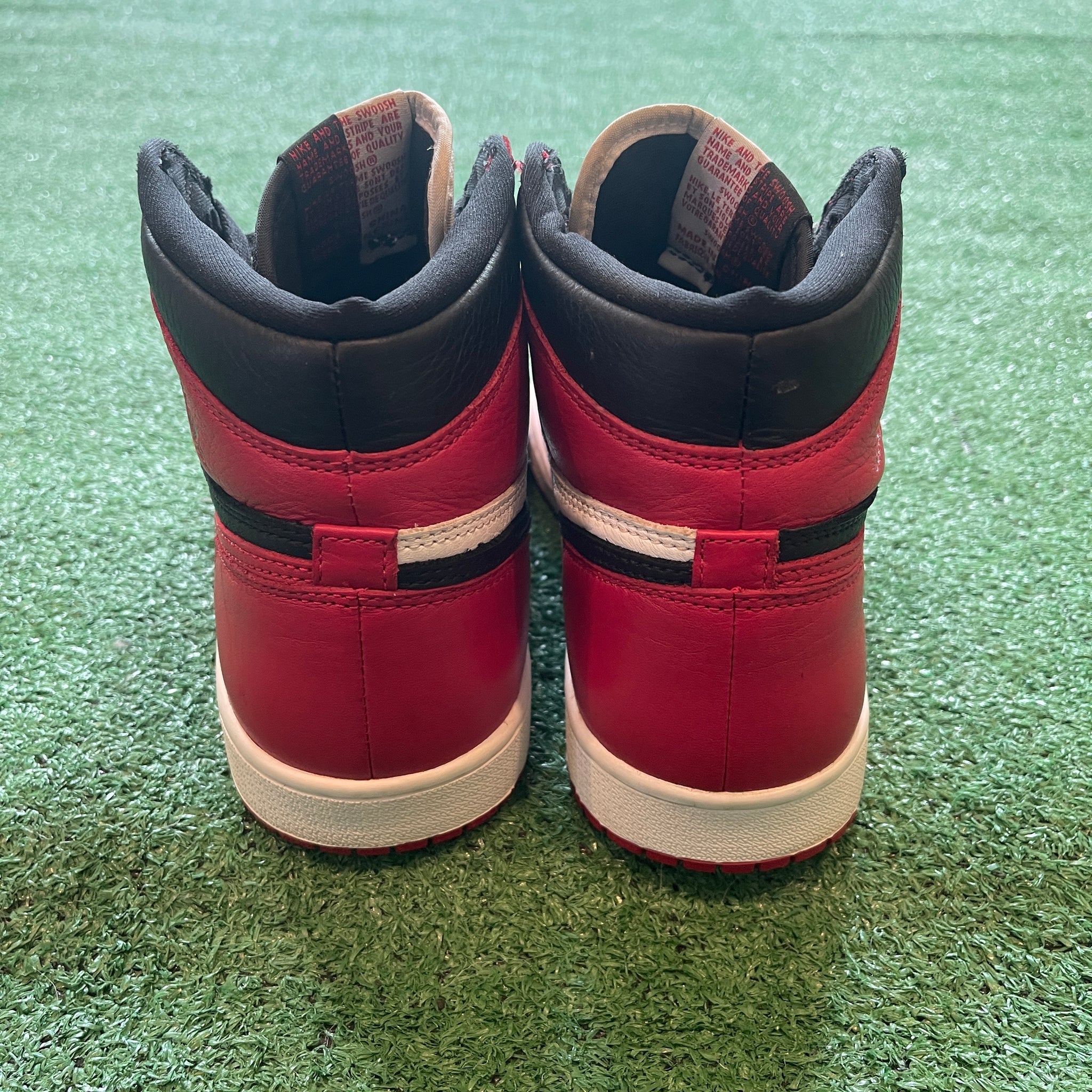 Jordan 1 Retro High Homage To Home 861428-061 (Non-numbered) (8.5)