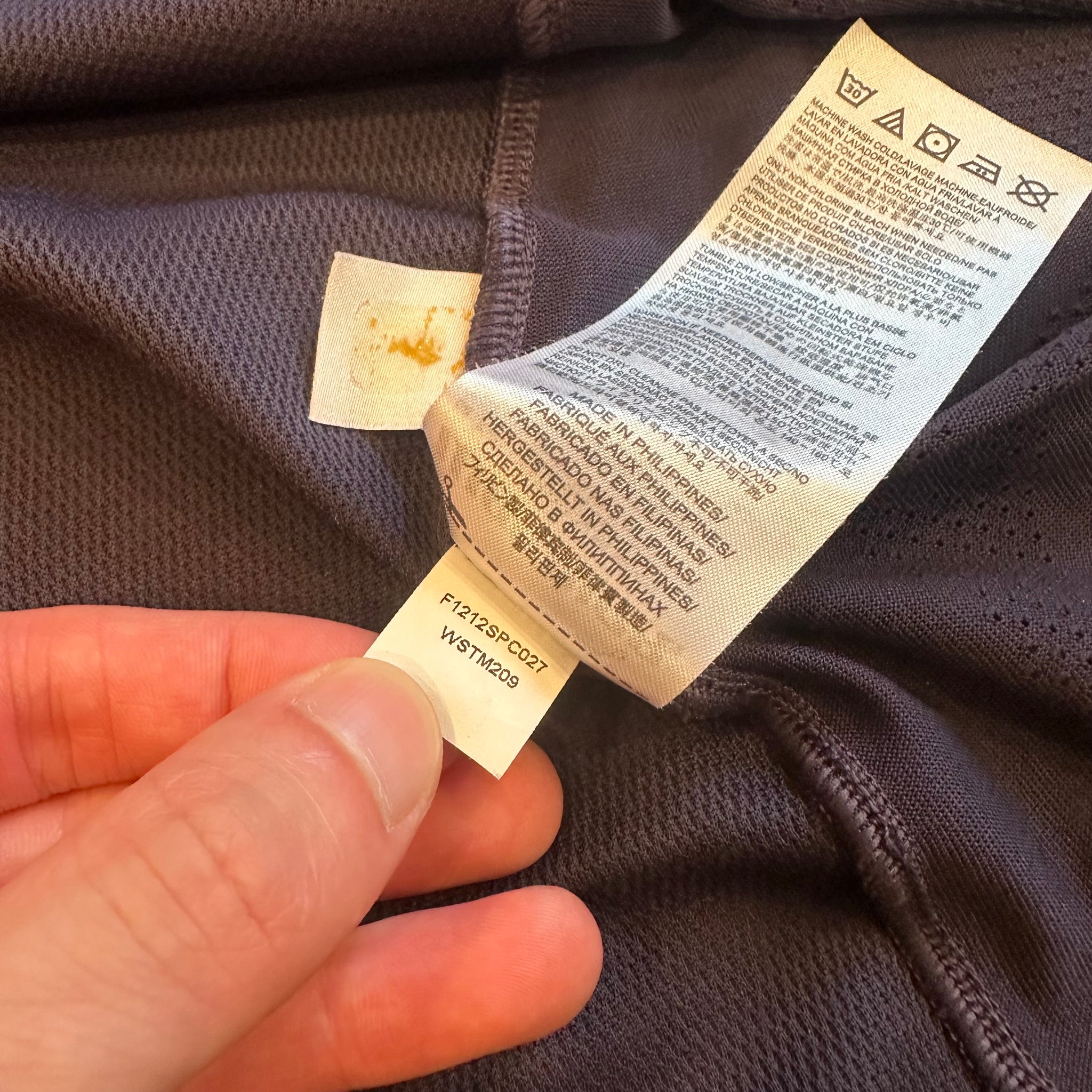 Warrior Liverpool FC #7 Suarez 2012/13 Third Football Kit (M)