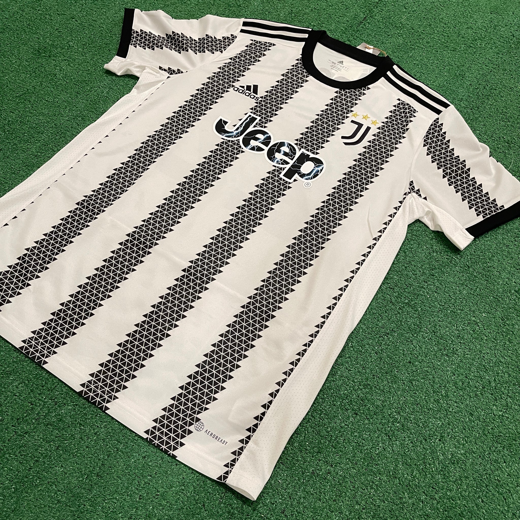 Adidas Juventus FC #22 Di Maria 2022/23 Home Football Kit (L)