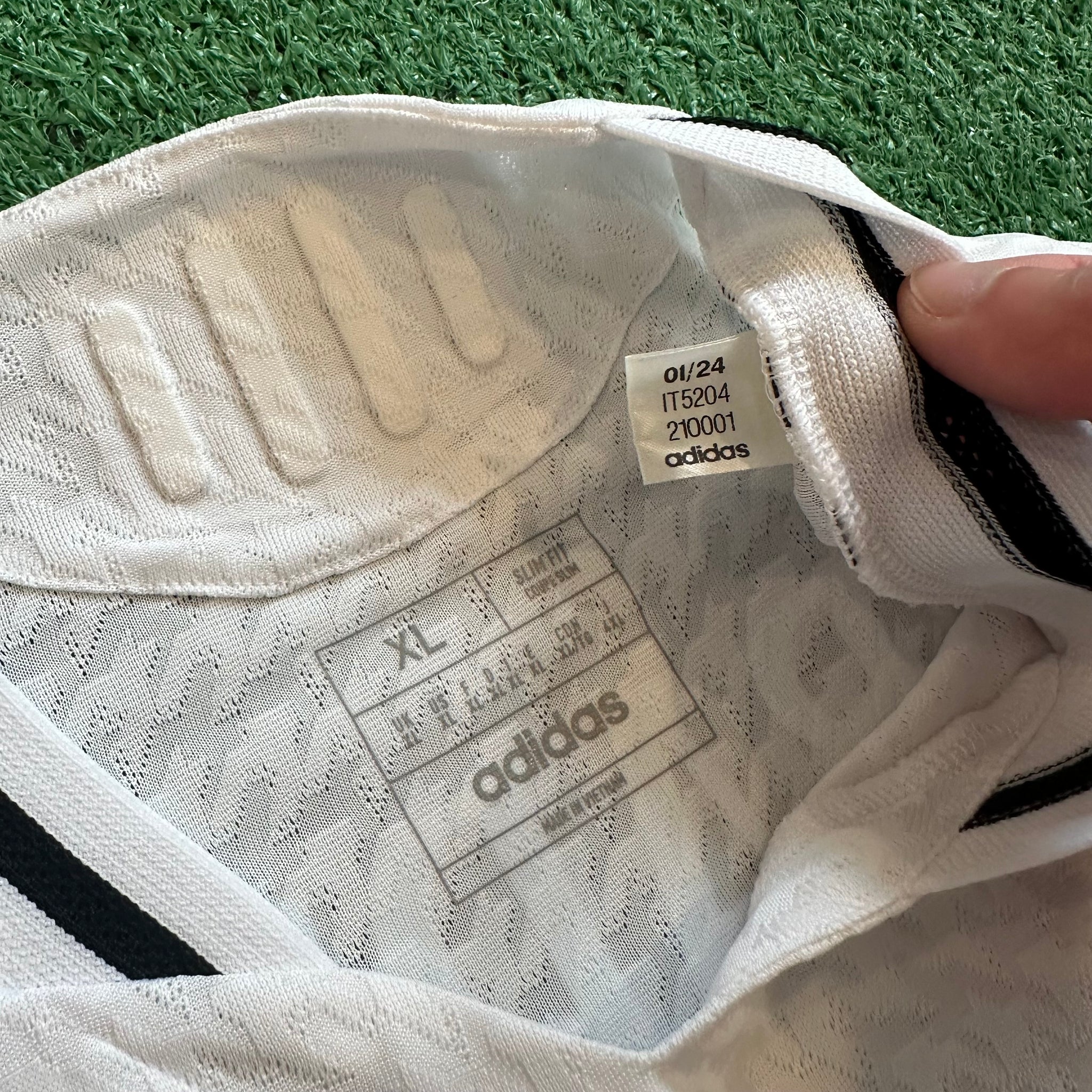 Adidas Real Madrid #9 Mbappe 2024/25 Home Authentic Long Sleeve Football Kit (XL)