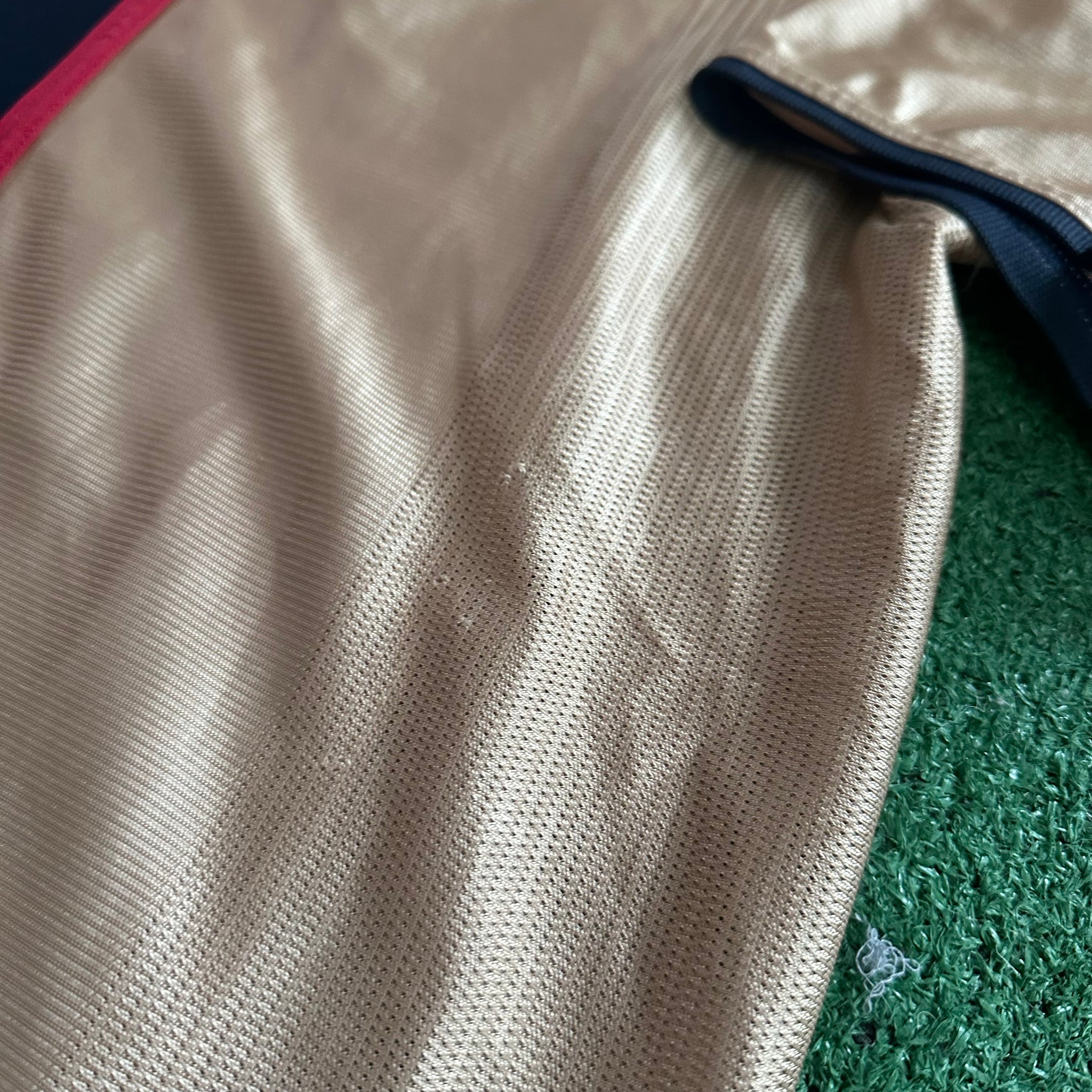 Vintage FC Barcelona #24 Puyol 2001/2002 Away Football Kit (L)