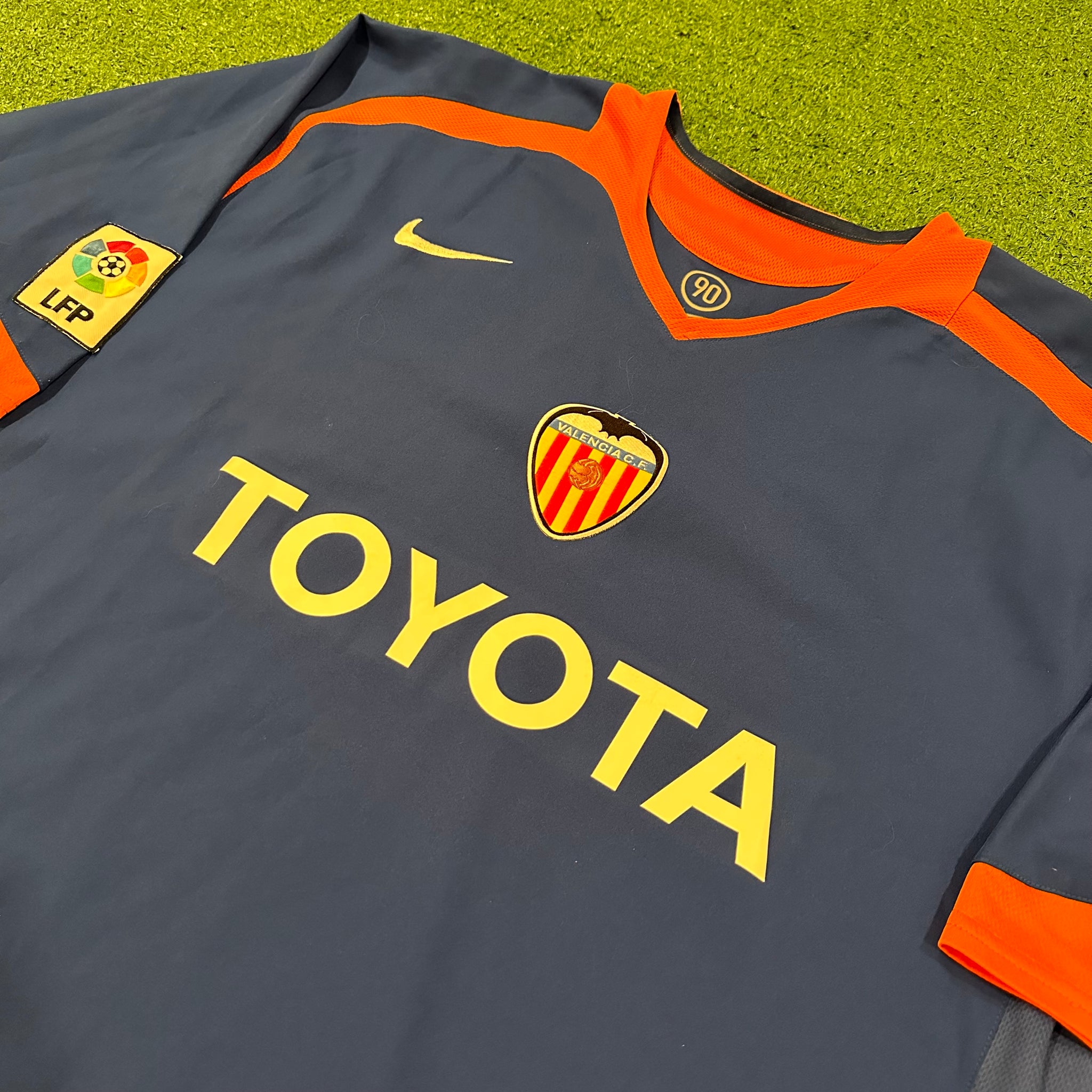 Vintage Nike Valencia 2005/06 Away Football Kit (XXL)