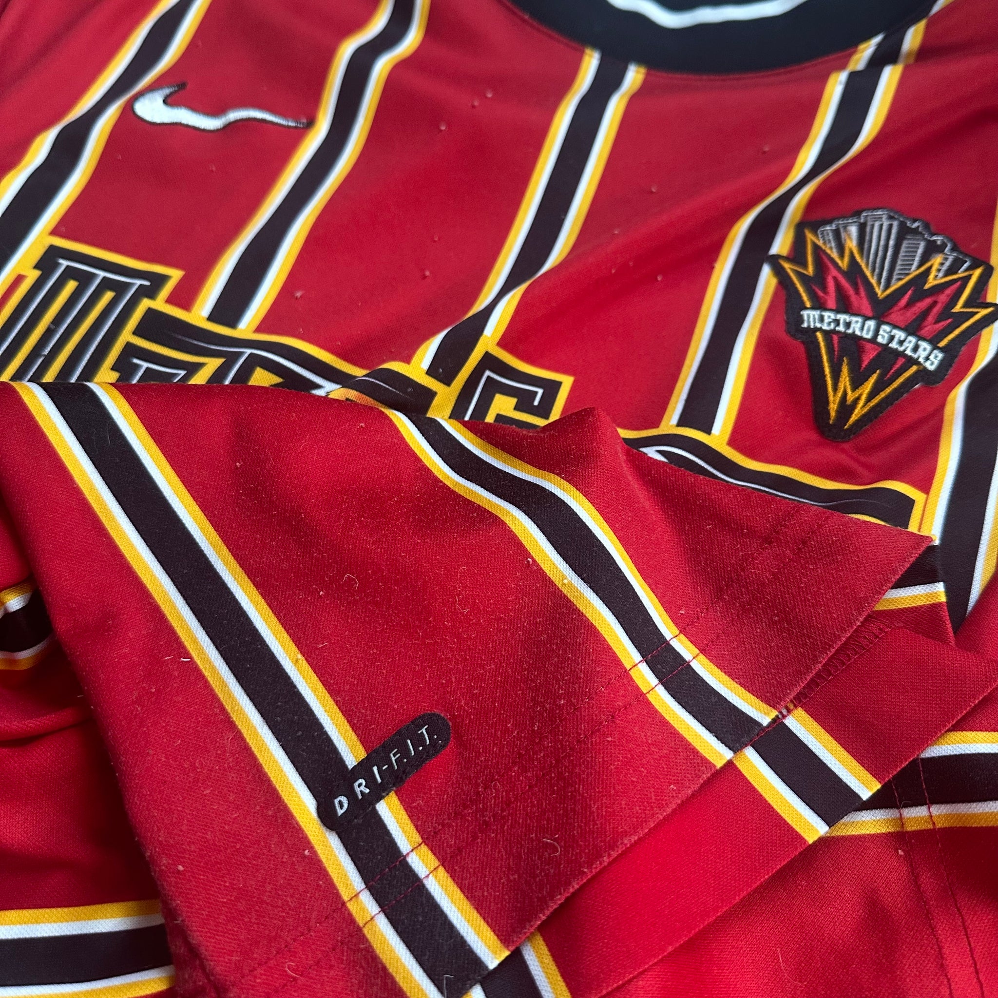 Vintage Nike Metro Stars 1998/99 Home Football Kit (XL)