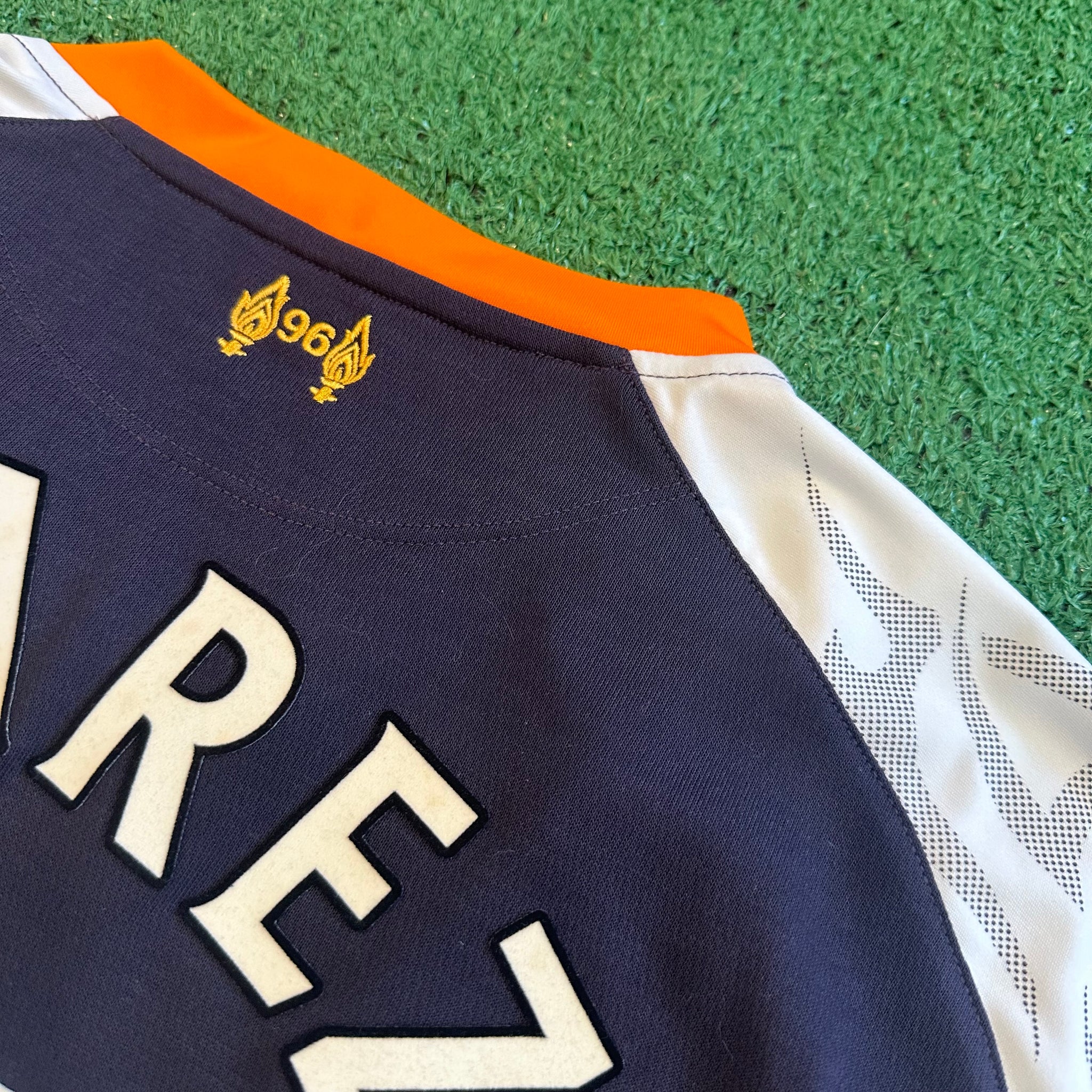 Warrior Liverpool FC #7 Suarez 2012/13 Third Football Kit (M)