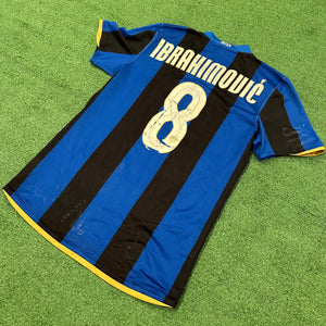 Vintage Nike Inter Milan #8 Ibrahimovic 2008/09 Home Football Kit (M)