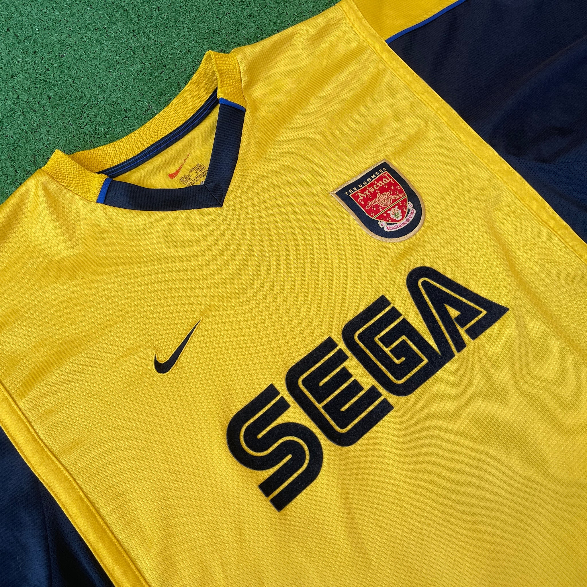 Vintage Nike Arsenal FC #14 Henry 1999/01 Away Football Kit (XL)