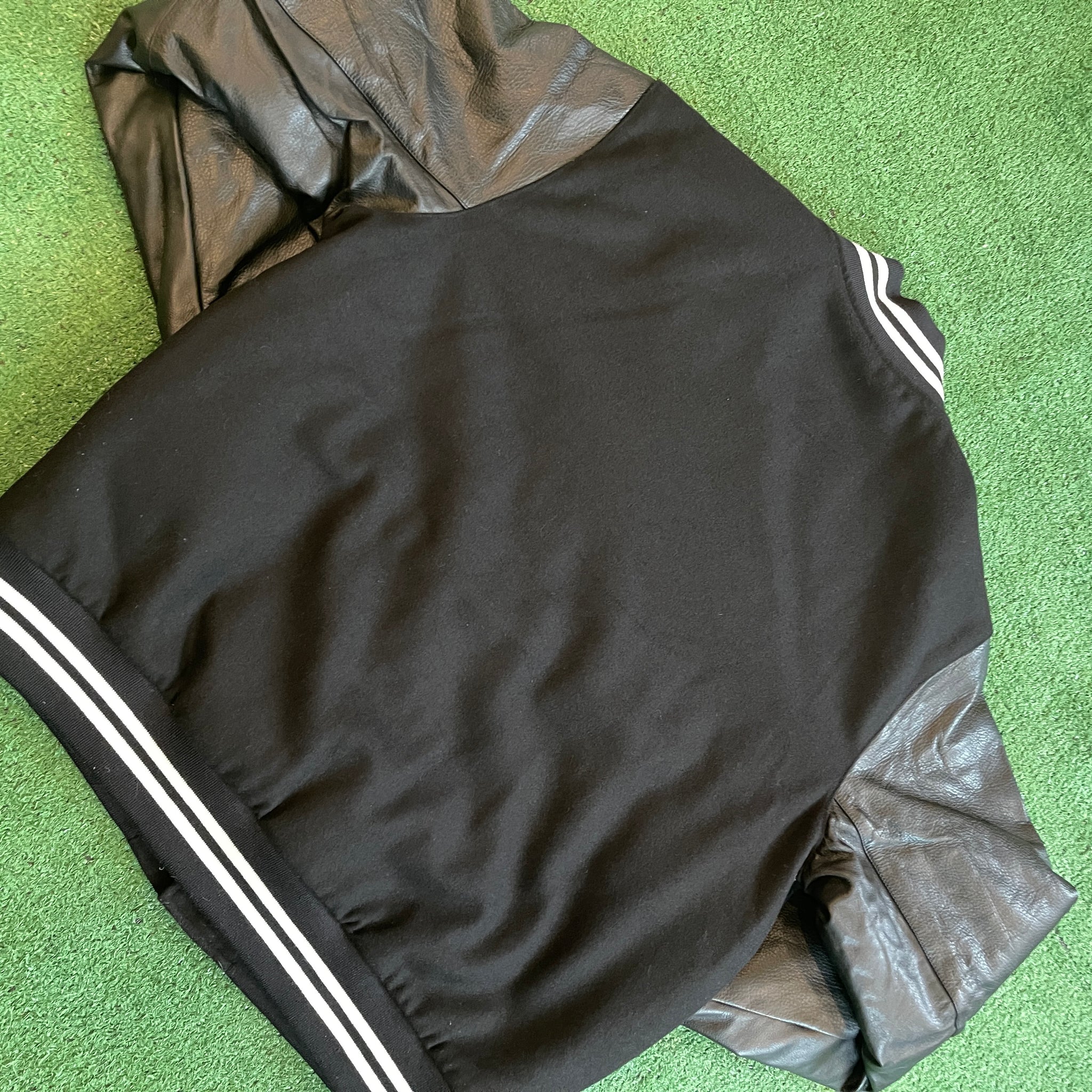 Nike Authentics Varsity Bomber Jacket Black Leather FD7845-010 (M)