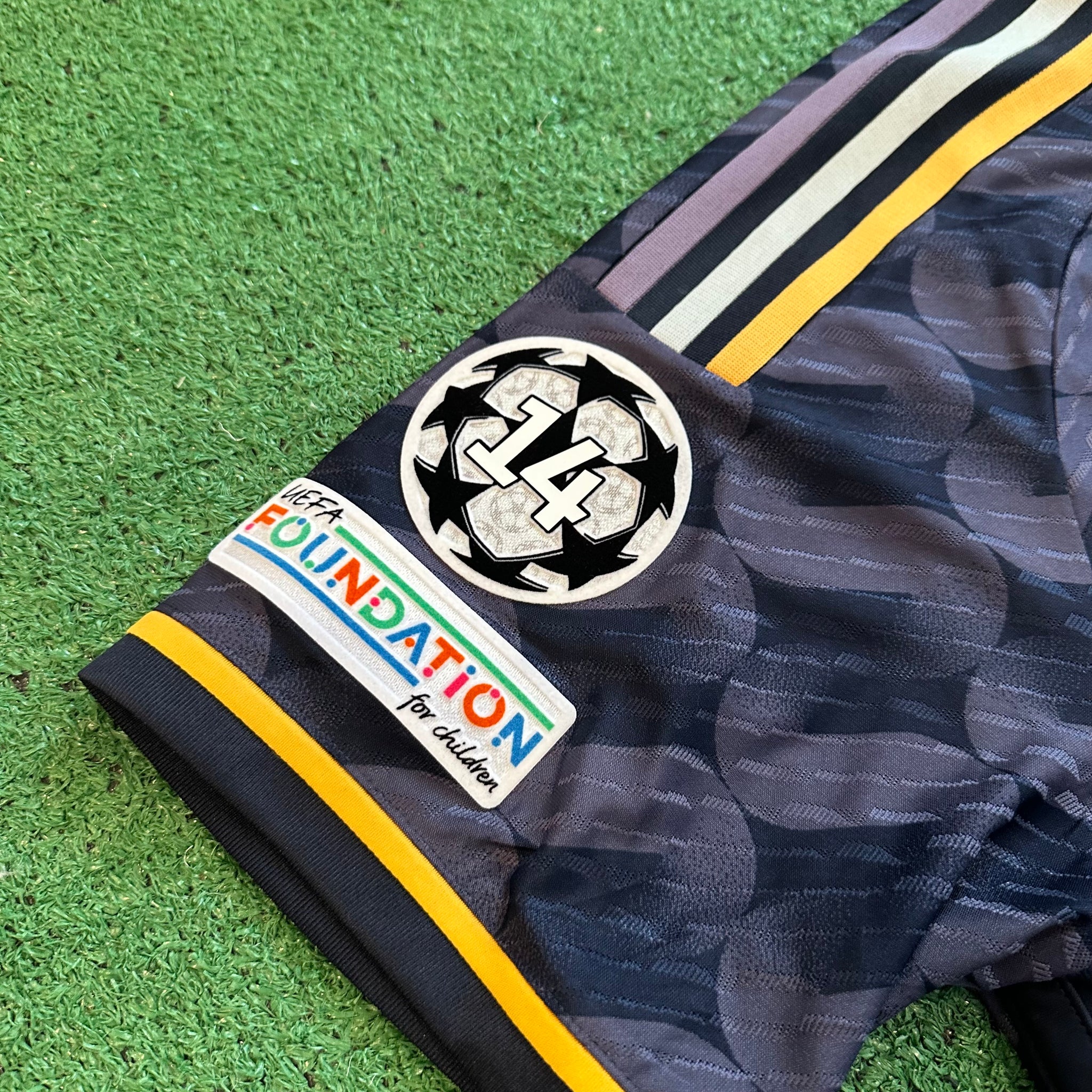 Adidas Real Madrid #5 Bellingham 2023/24 Away Authentic Football Kit (L)