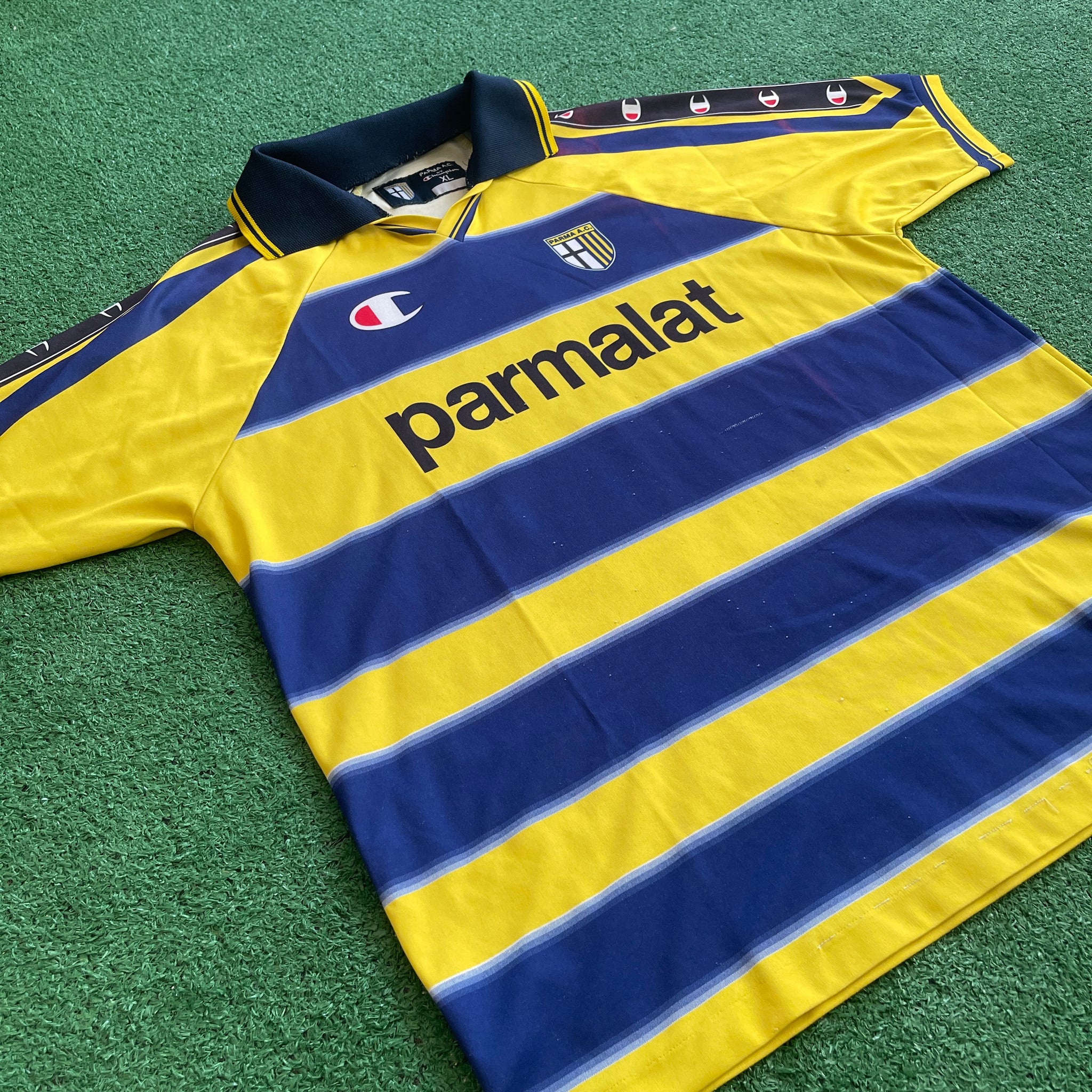 Vintage Champion Parma Calcio 1999/00 Home Football Kit (S)