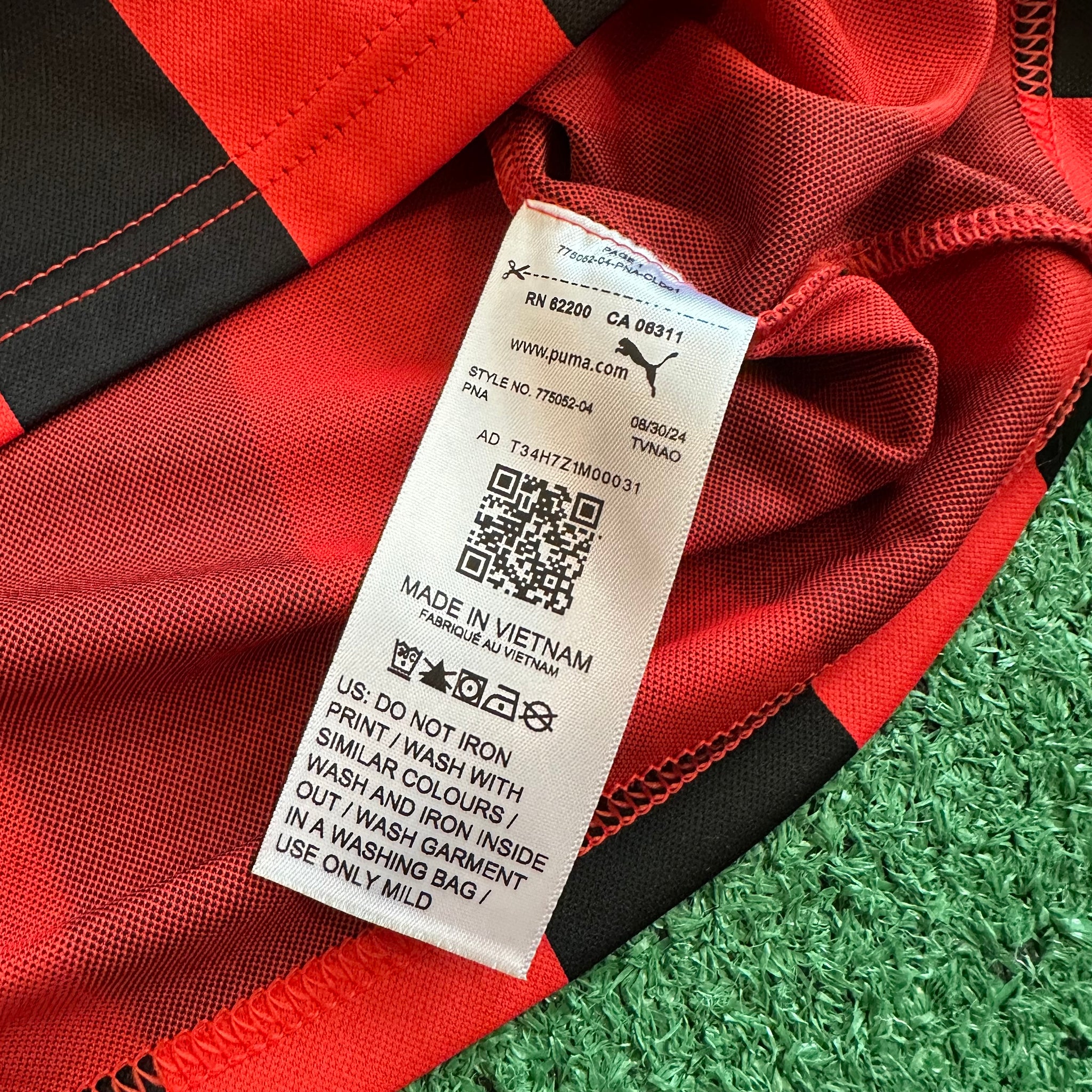 Puma AC Milan 2024/2025 125th Anniversary Football Kit (XL)