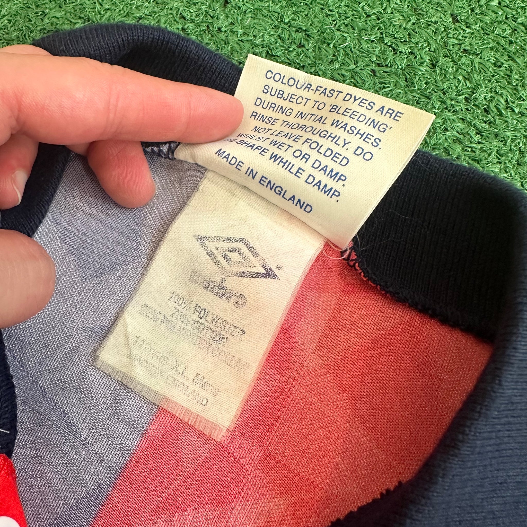 Vintage Umbro Cagliari Calcio 1991/92 Home Football Kit (XL)