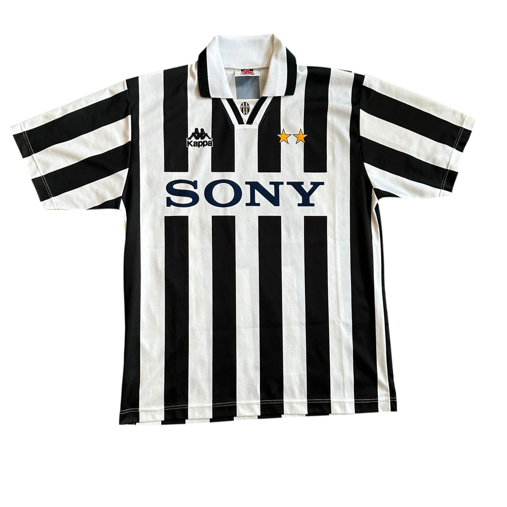 Vintage Kappa Juventus FC 1996/97 Home Football Kit (L)