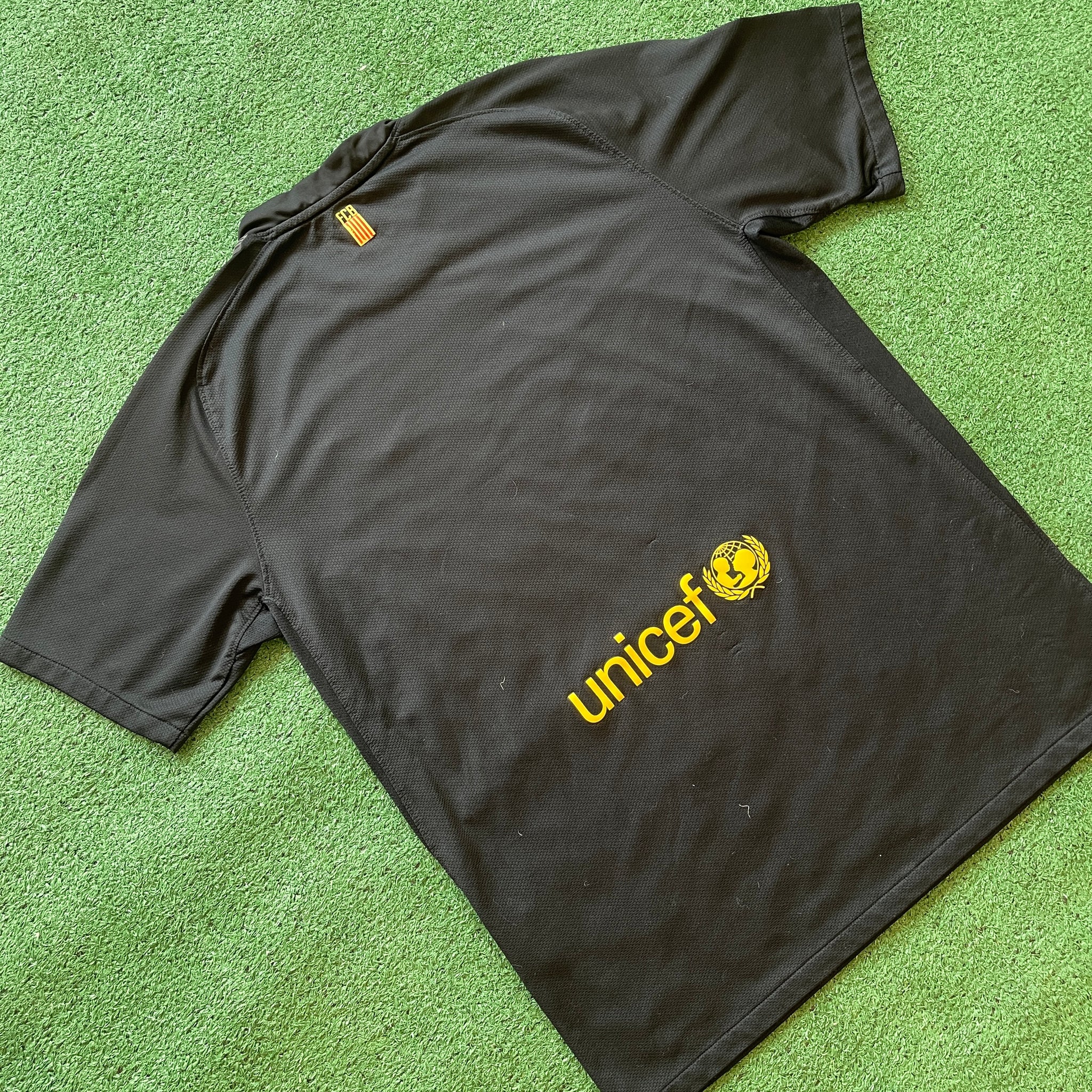 Nike FC Barcelona 2011/12 Away Football Kit (L)