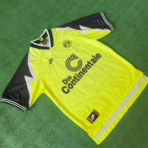 Vintage Nike Borussia Dortmund #9 Chapuisat 1995/96 Home Football Kit (M)