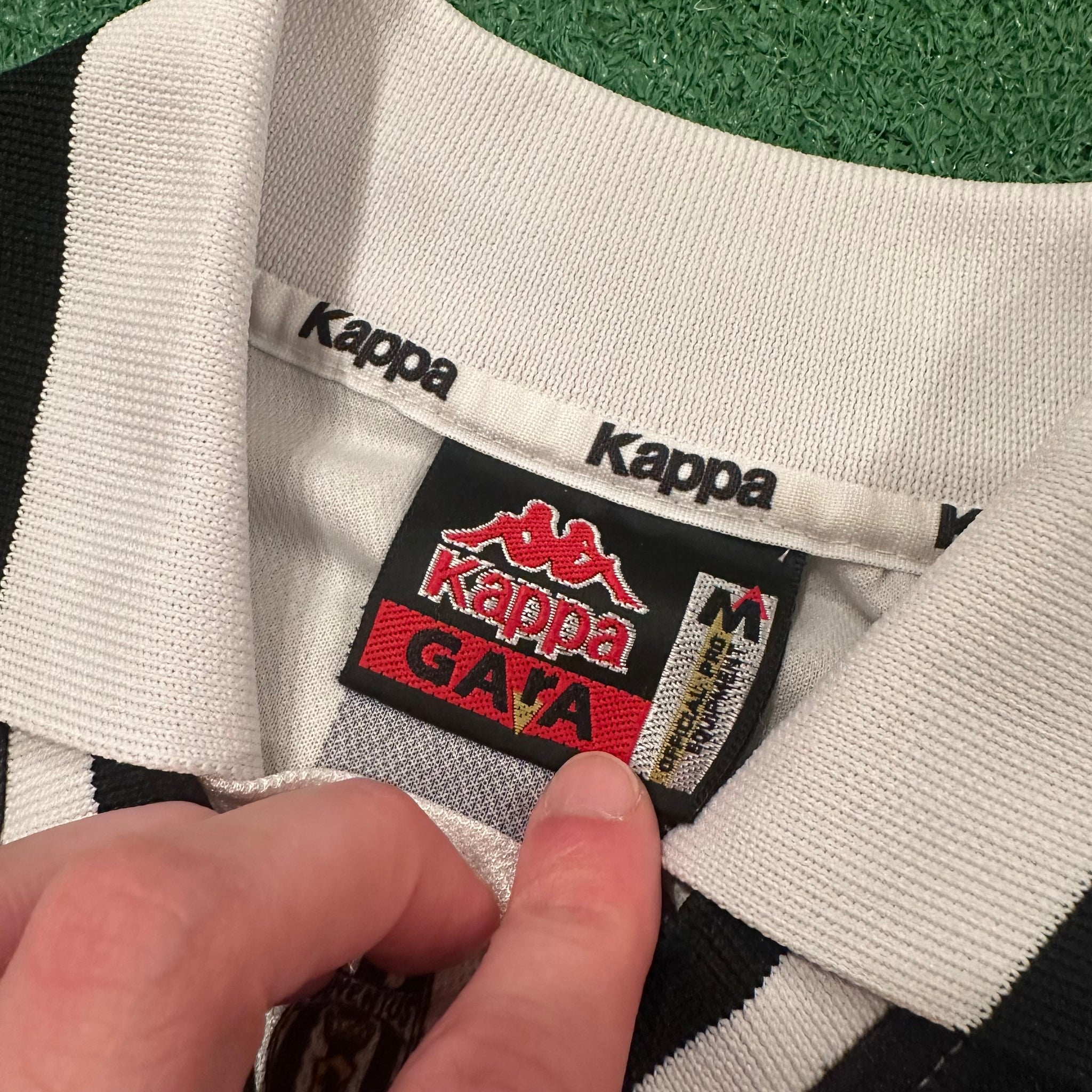 Vintage Kappa Juventus FC 1995/96 Home Football Shirt (M)