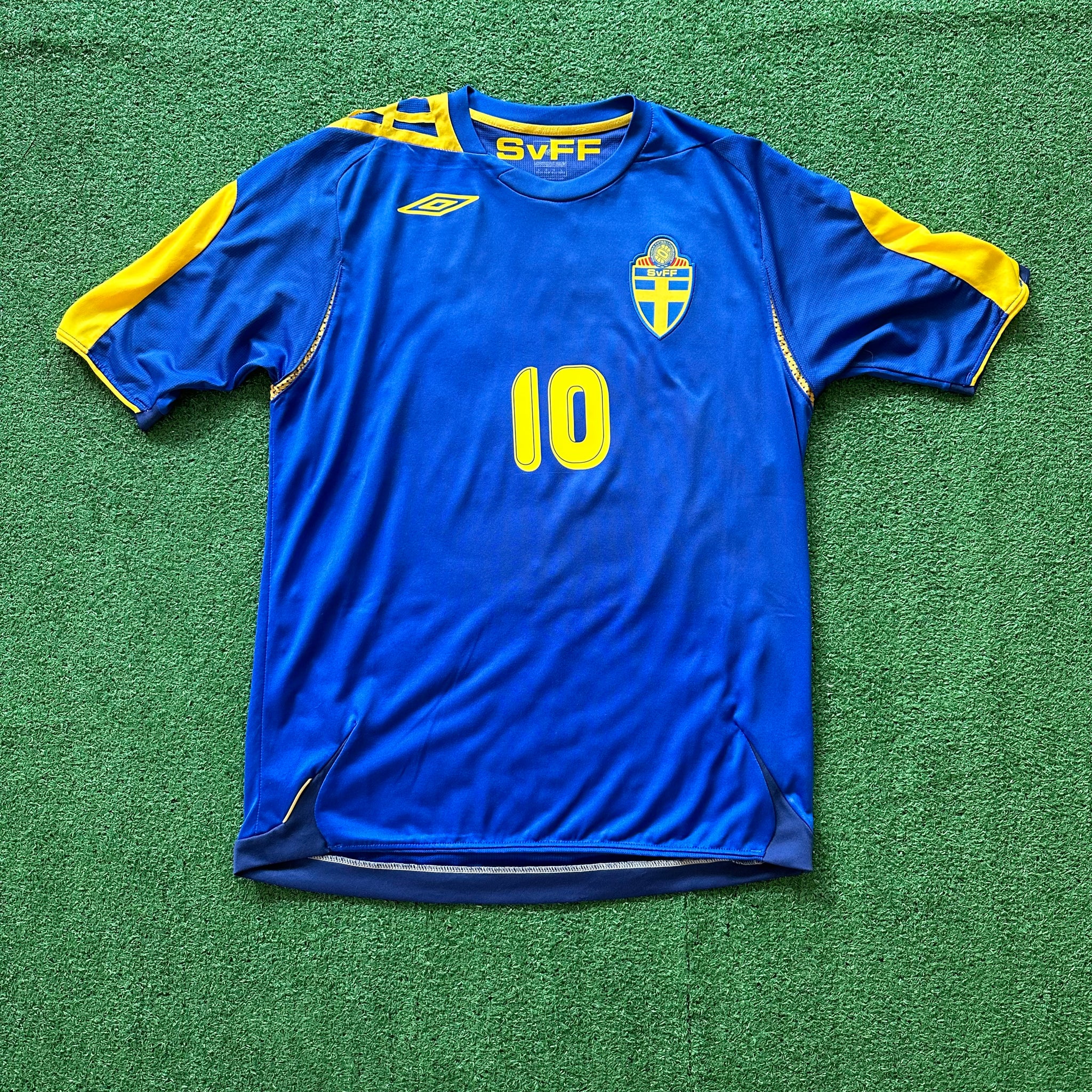 Vintage Umbro Sweden #10 Ibrahimovic 2006 Away Soccer Jersey (L)