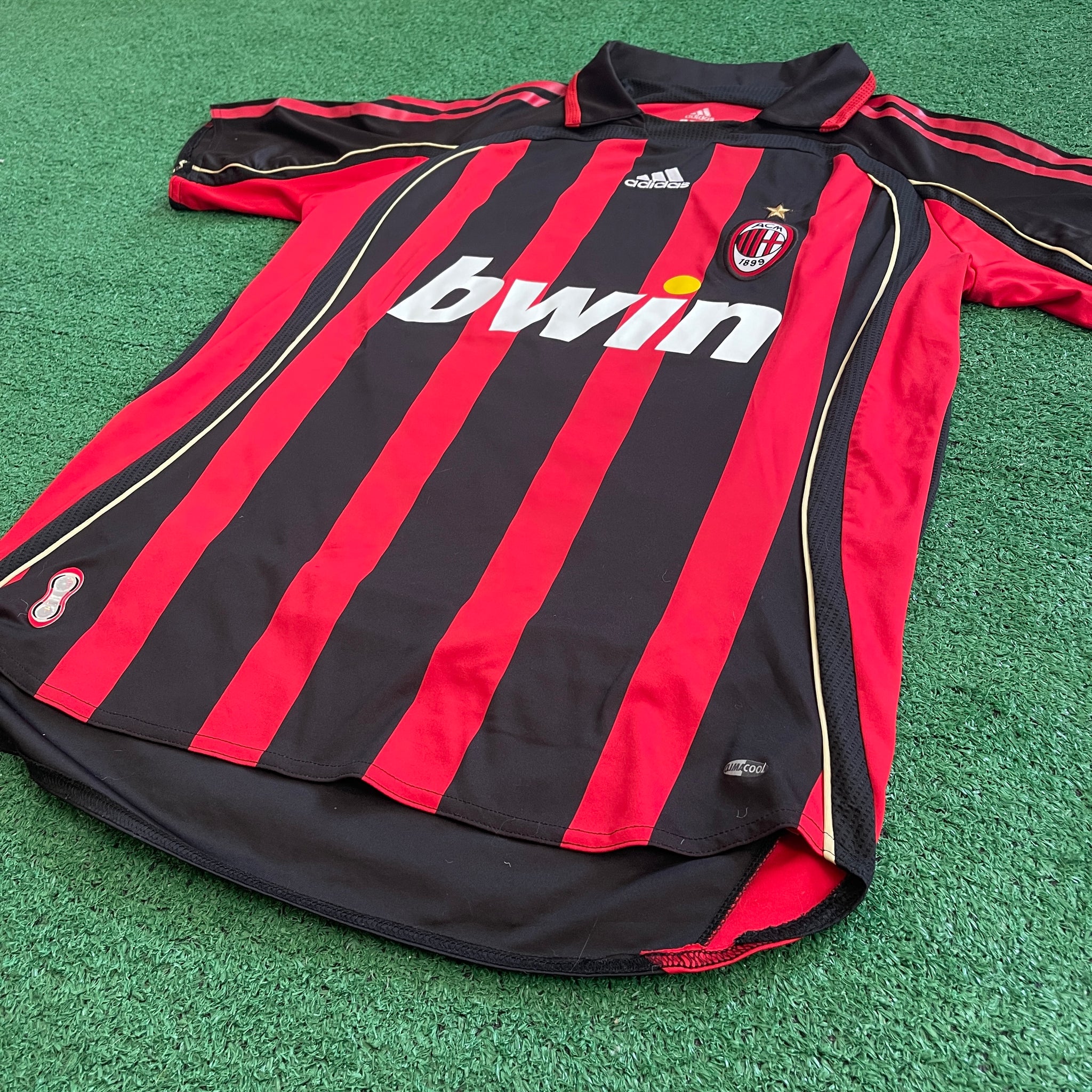 Vintage Adidas AC Milan #22 Kaka 2006/07 Home Football Kit (M)