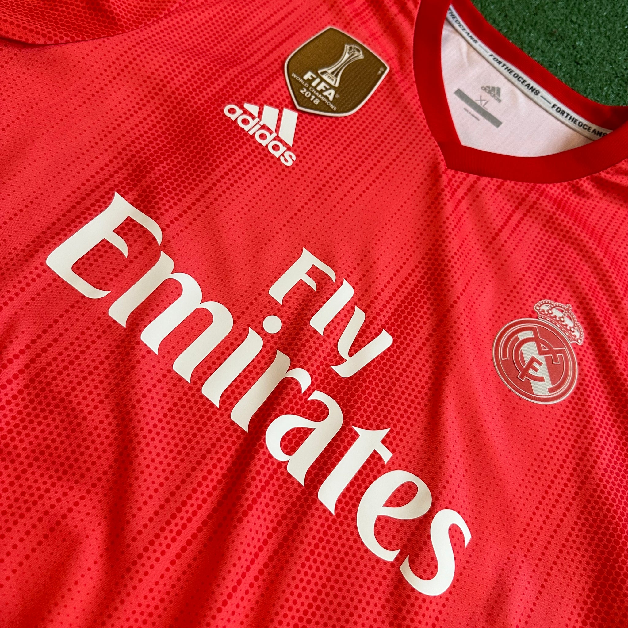 Adidas Real Madrid #10 Modric 2018/19 Third Football Kit (XL)