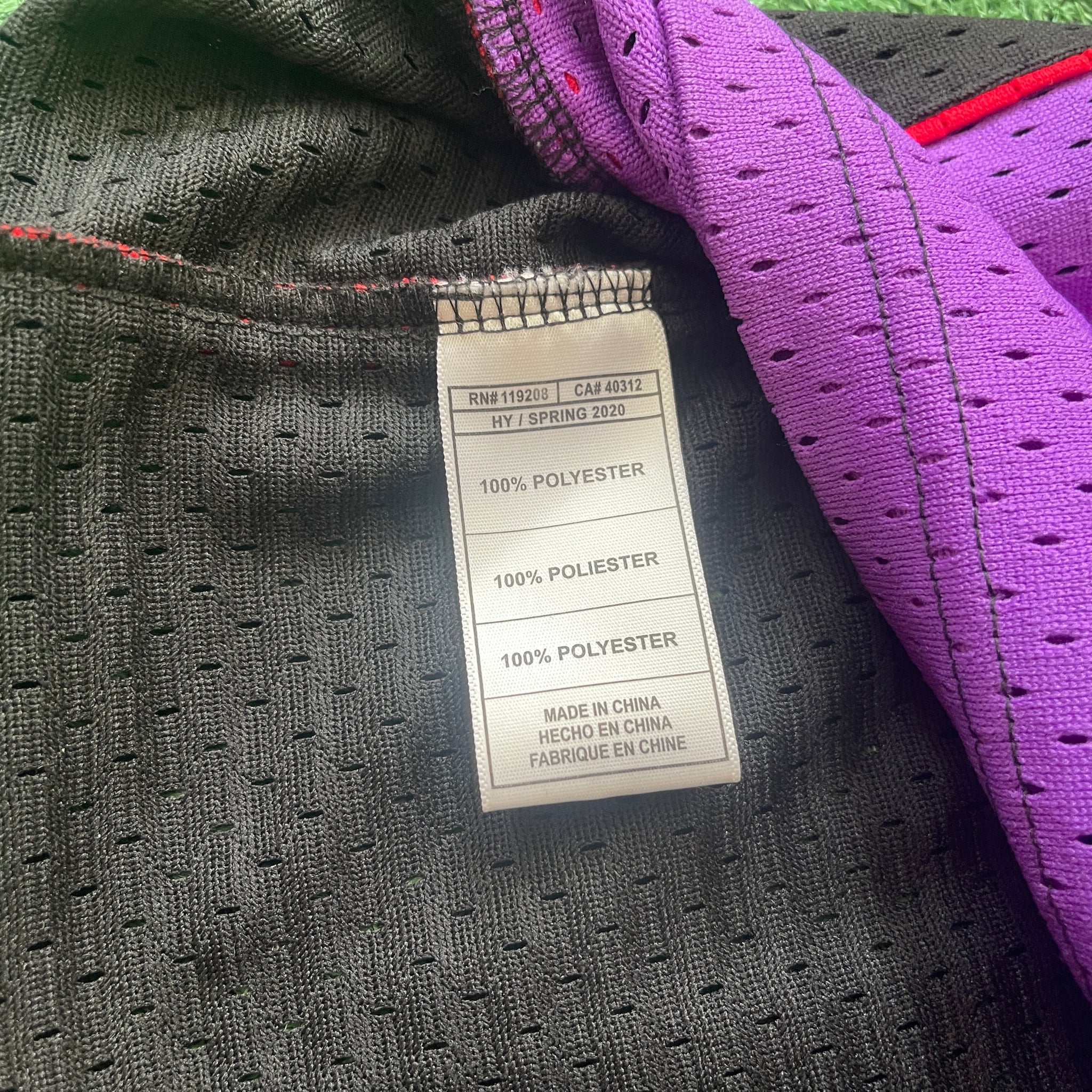 Mitchell and Ness Toronto Raptors #15 Carter 1999/00 NBA Swingman Jersey (XL)