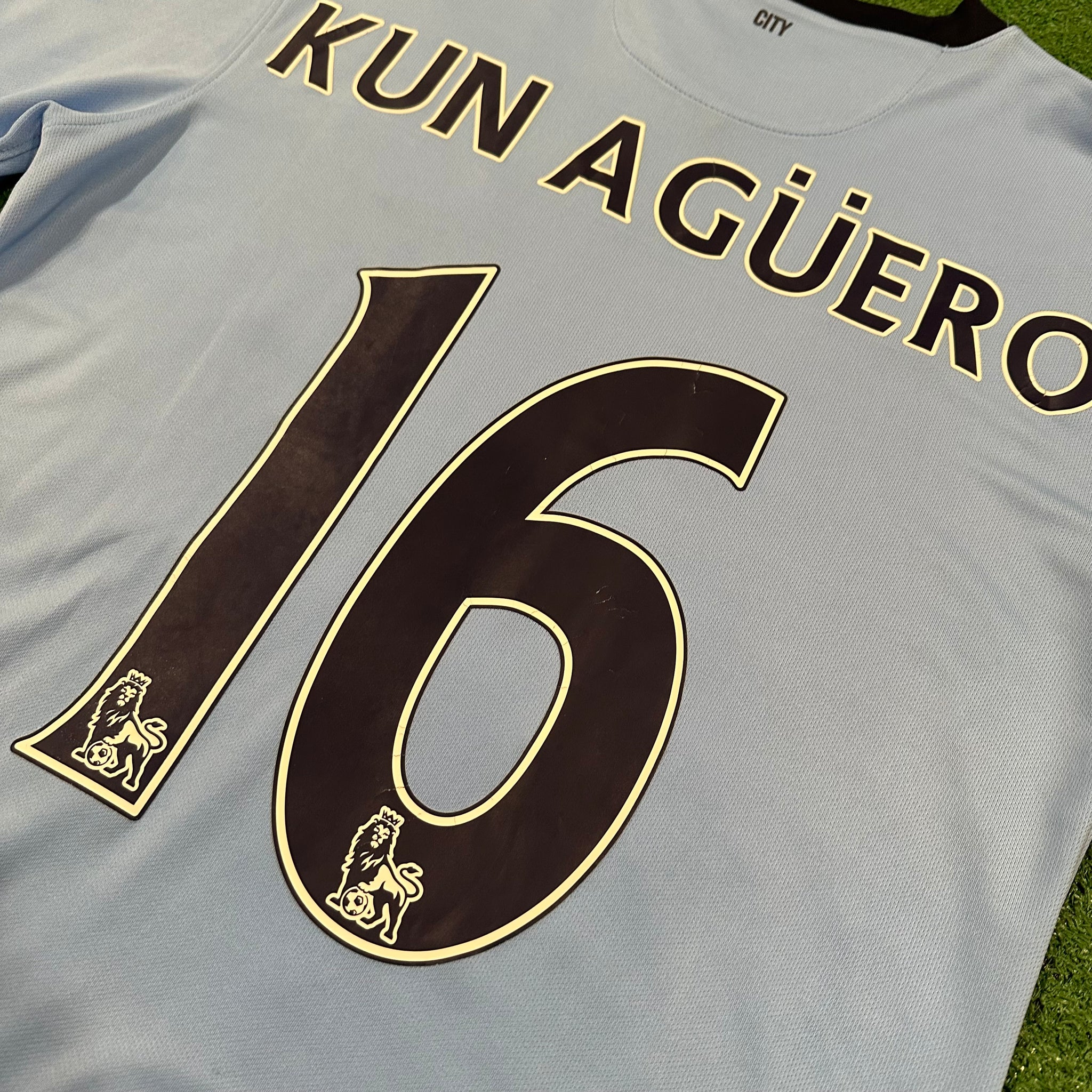 Nike Manchester City #16 Kun Aguero 2014/15 Home Football Kit (M)