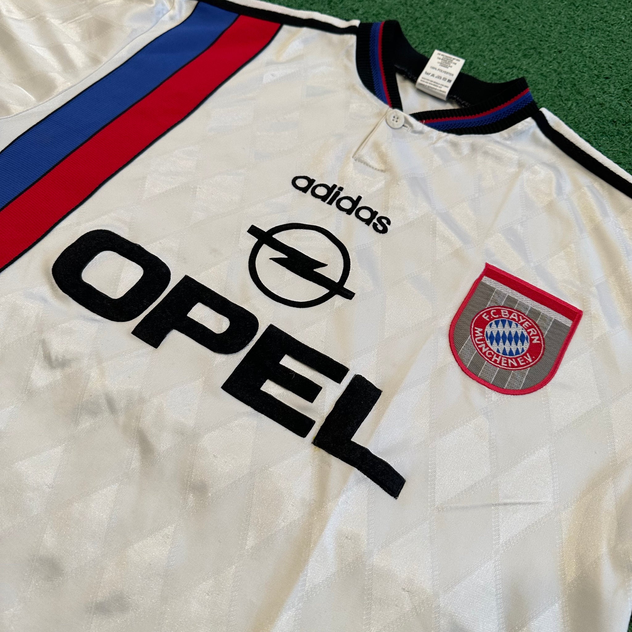 Vintage Adidas Bayern Munich 1996/98 Away Soccer Jersey (L)