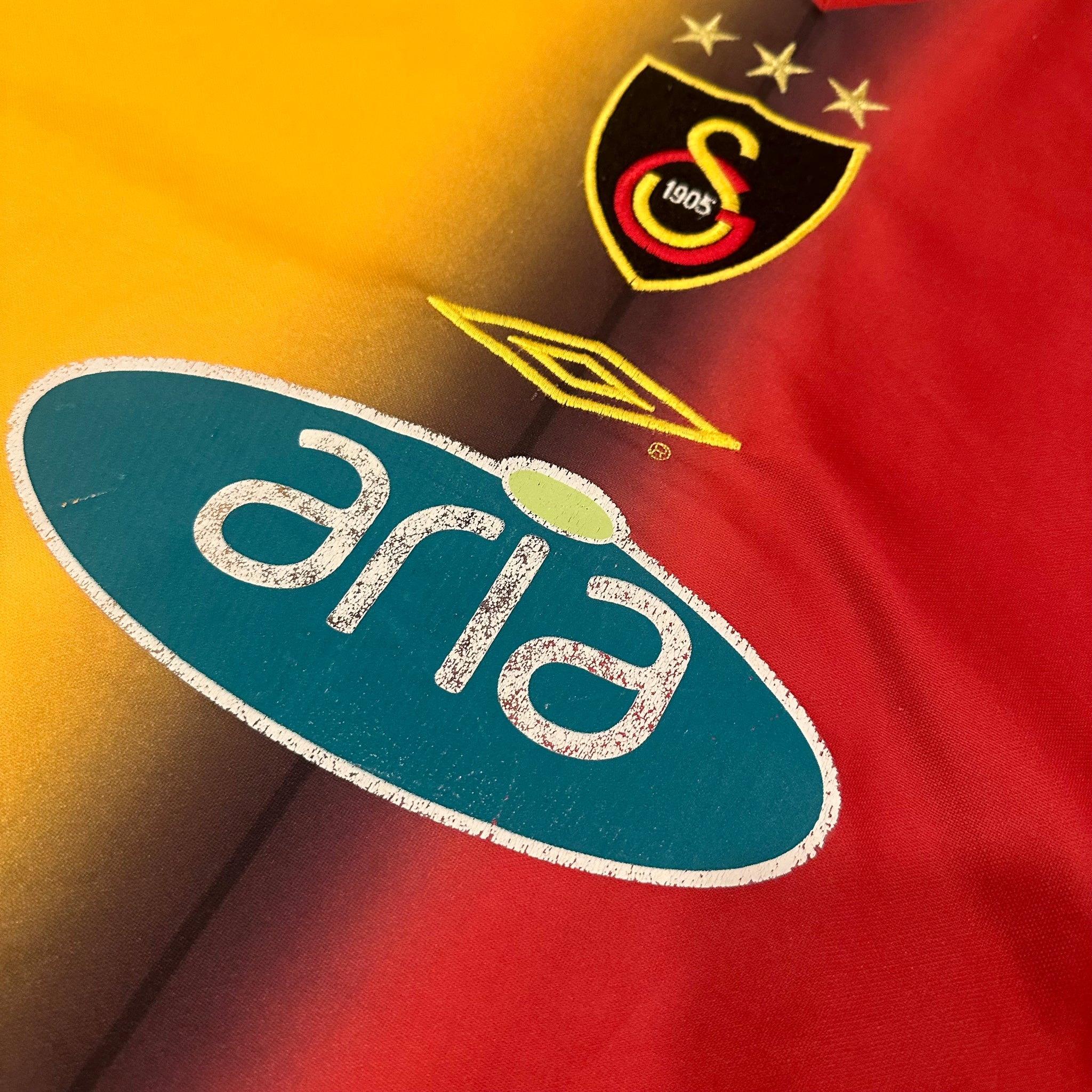 Vintage Umbro Galatasaray 2003/2004 Home Football Shirt (L)