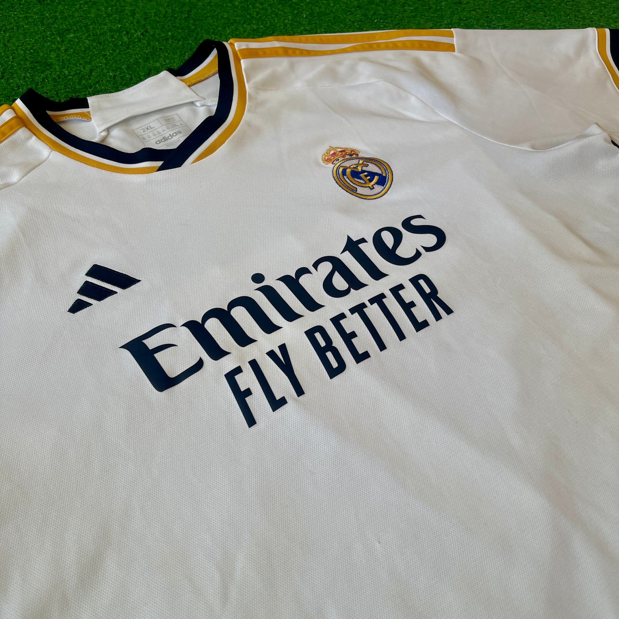 Adidas Real Madrid #7 Vini Jr. 2023/24 Home Football Kit (XXL)
