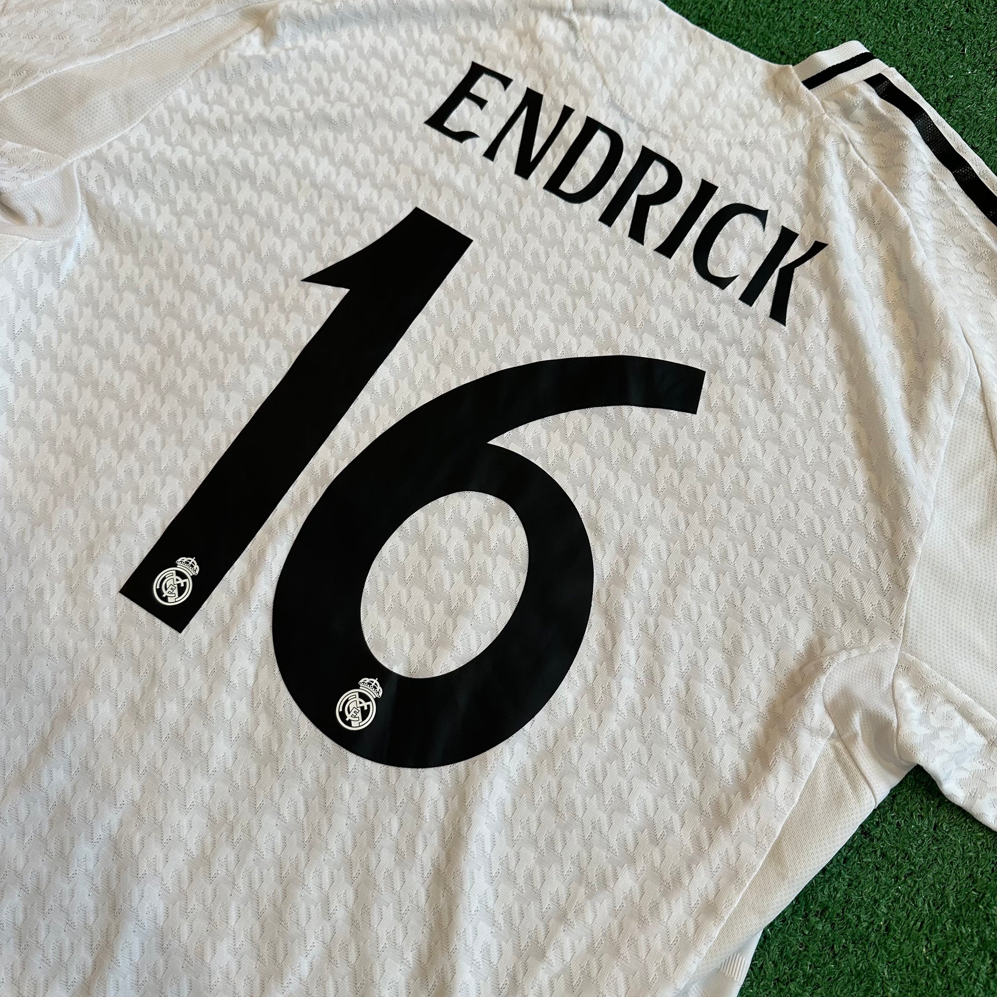 Adidas Real Madrid #16 Endrick 2024/25 Home Authentic Football Kit (XL)