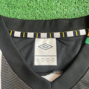 Umbro Santos #11 Neymar 2011 Cup Football Kit (M)